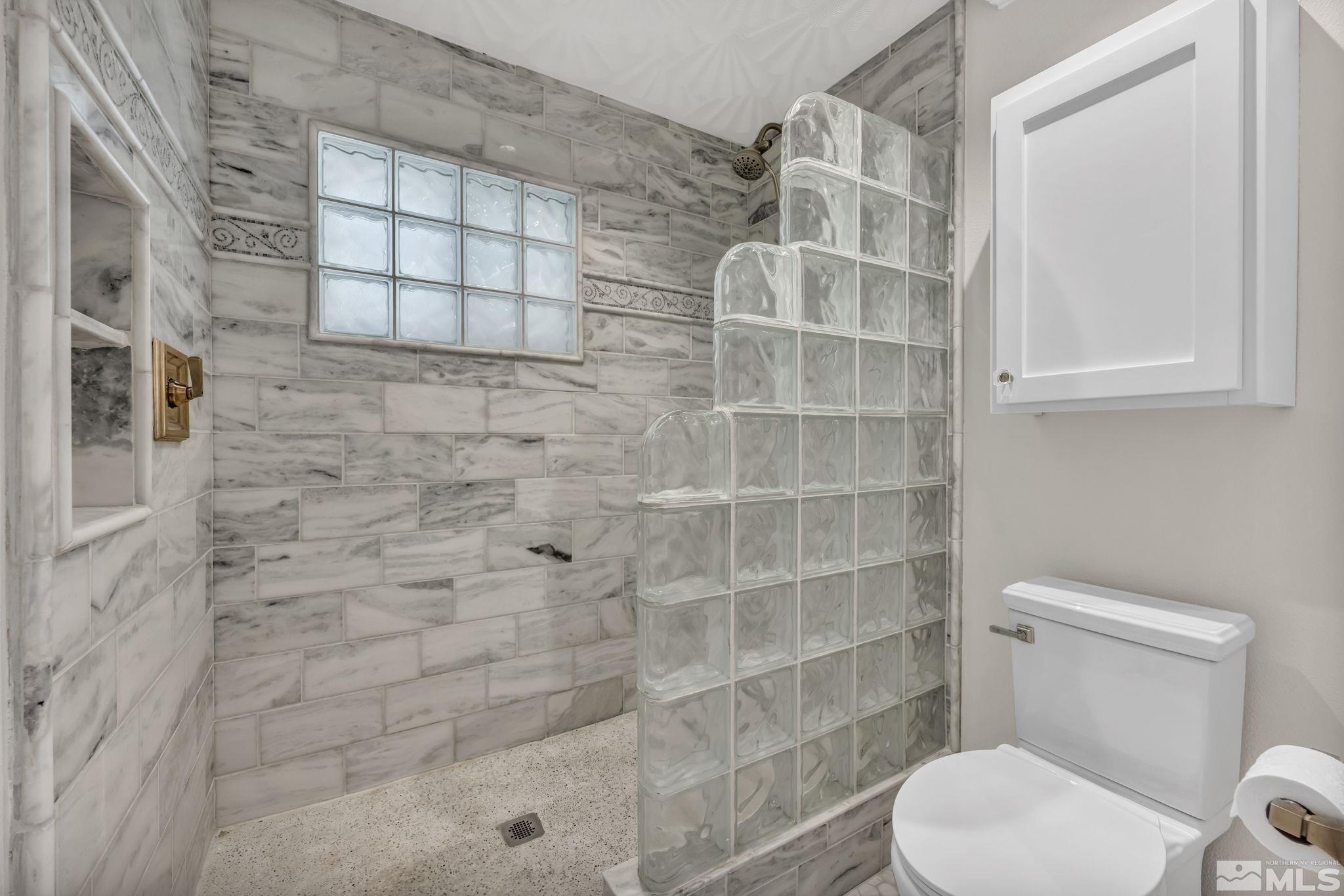 512 E Spear Property Photo 21