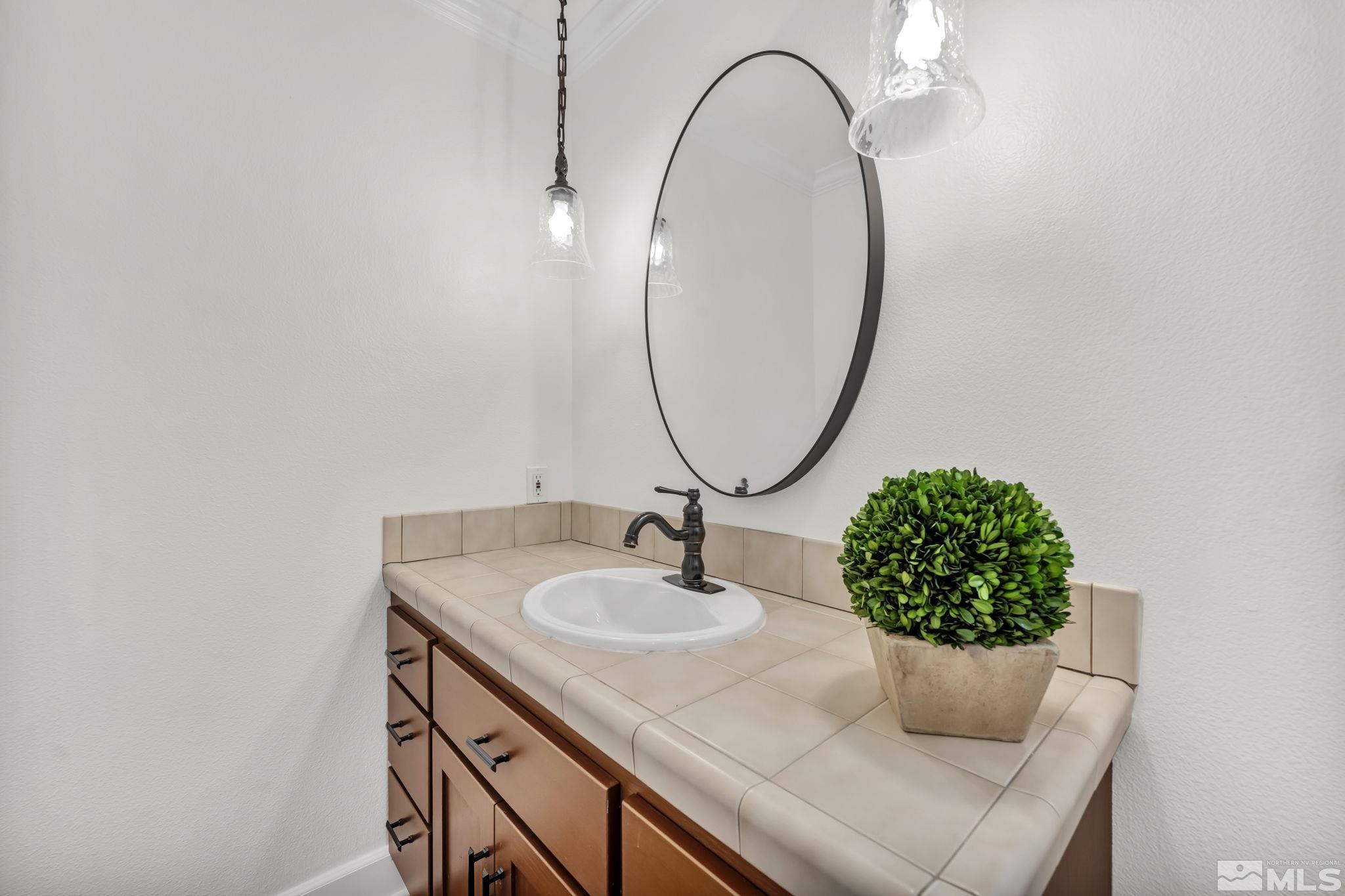 512 E Spear Property Photo 25