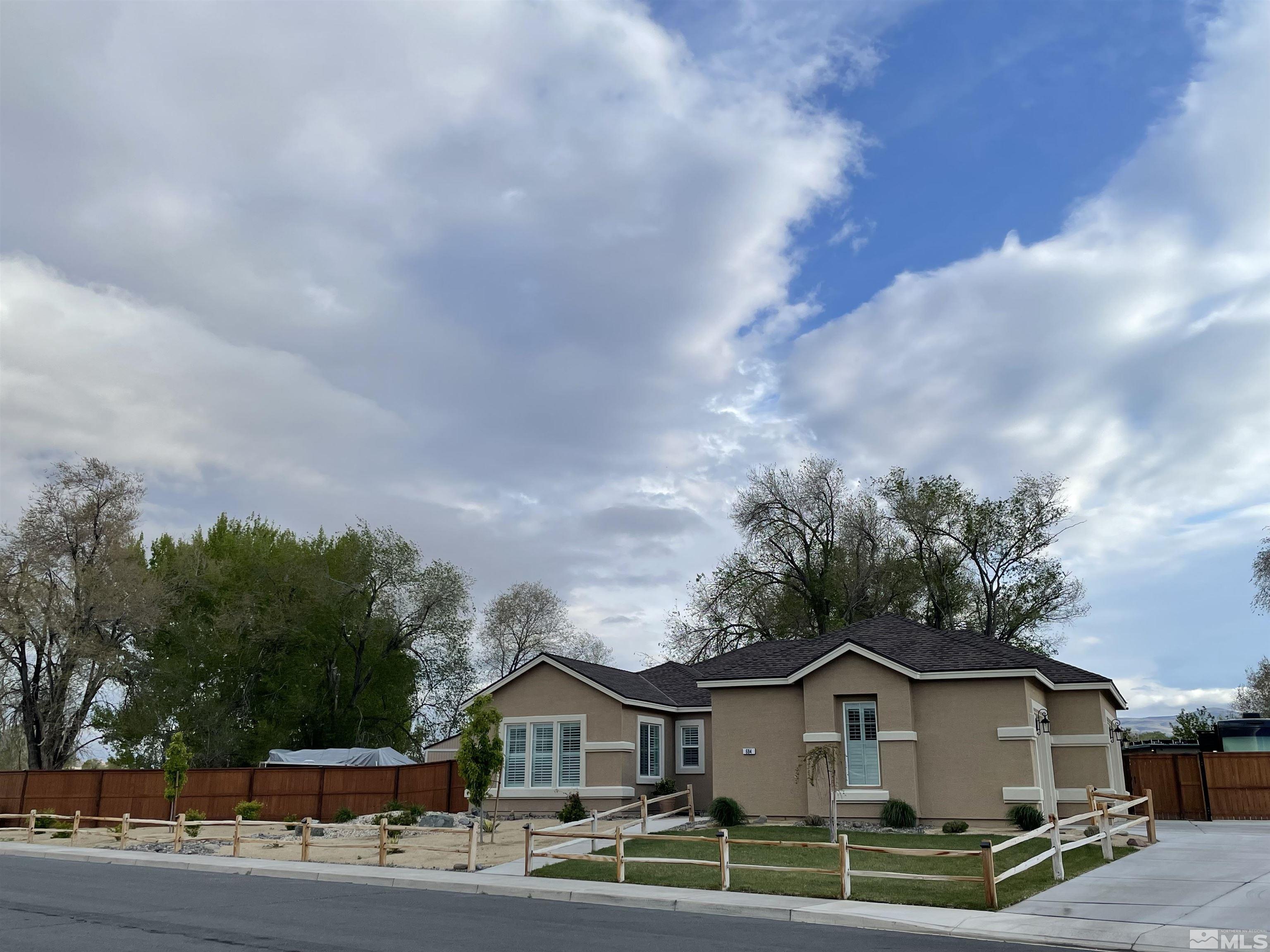 684 Rose Lane Property Photo 1
