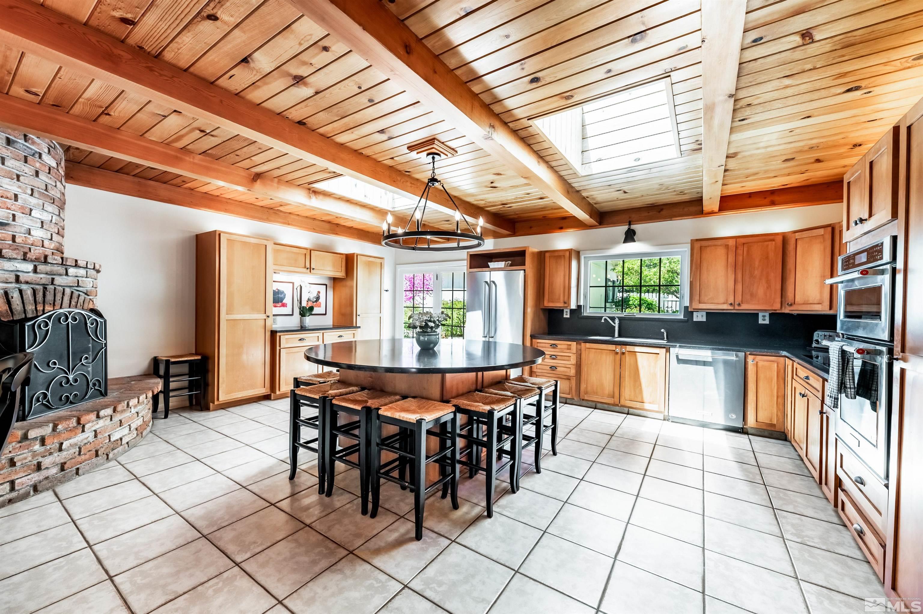 275 Urban Road Property Photo 8