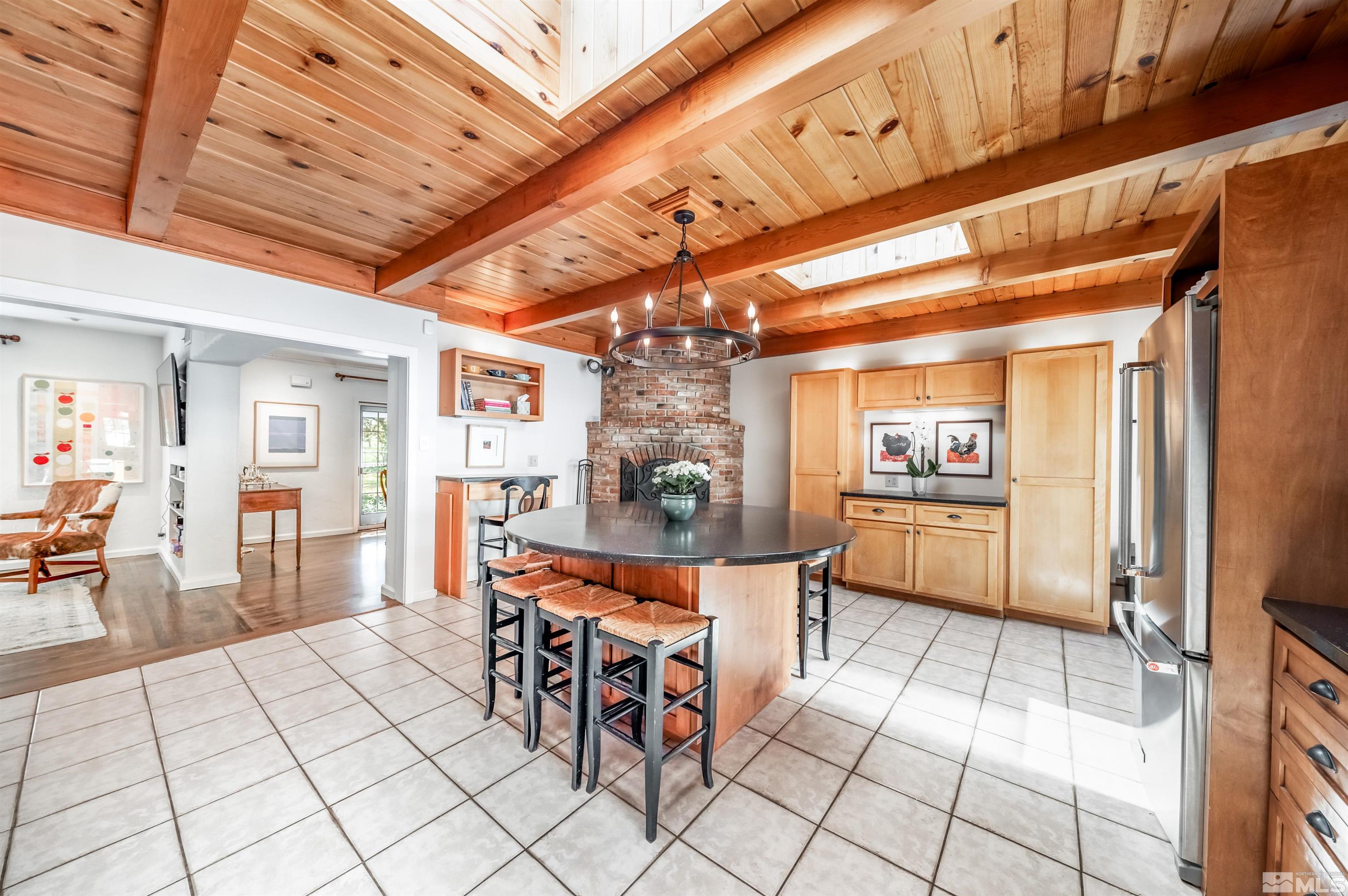 275 Urban Road Property Photo 9