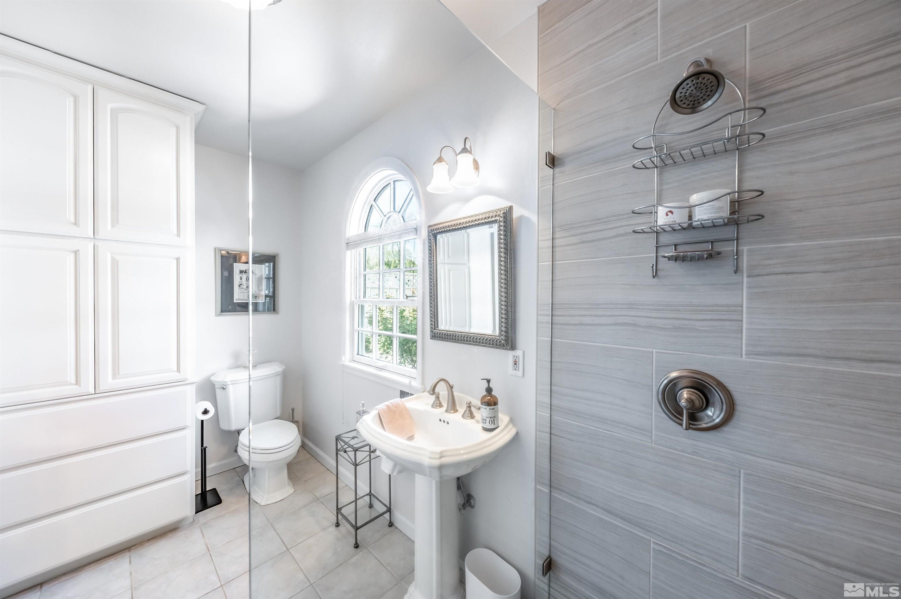 275 Urban Road Property Photo 12