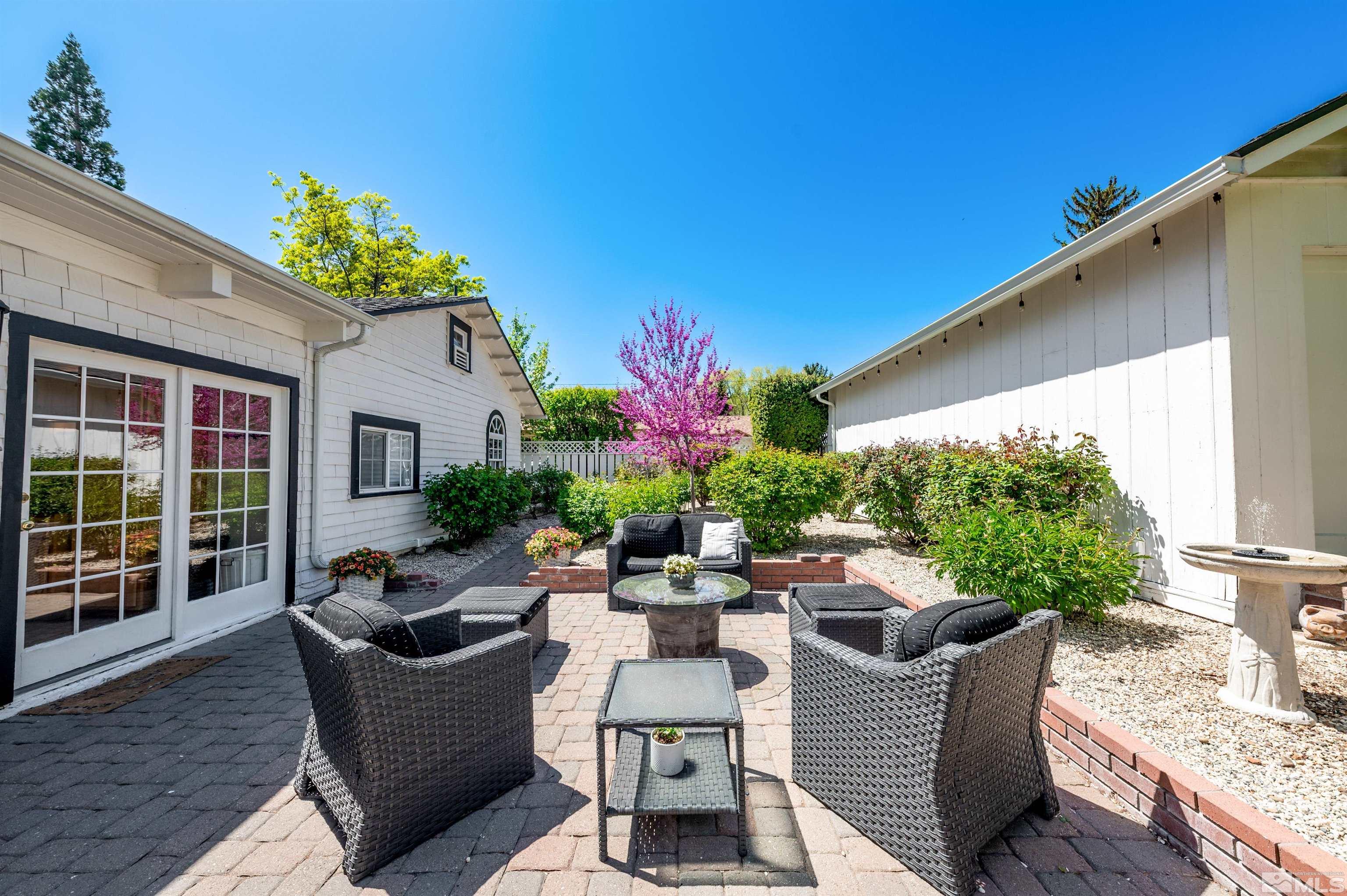 275 Urban Road Property Photo 16