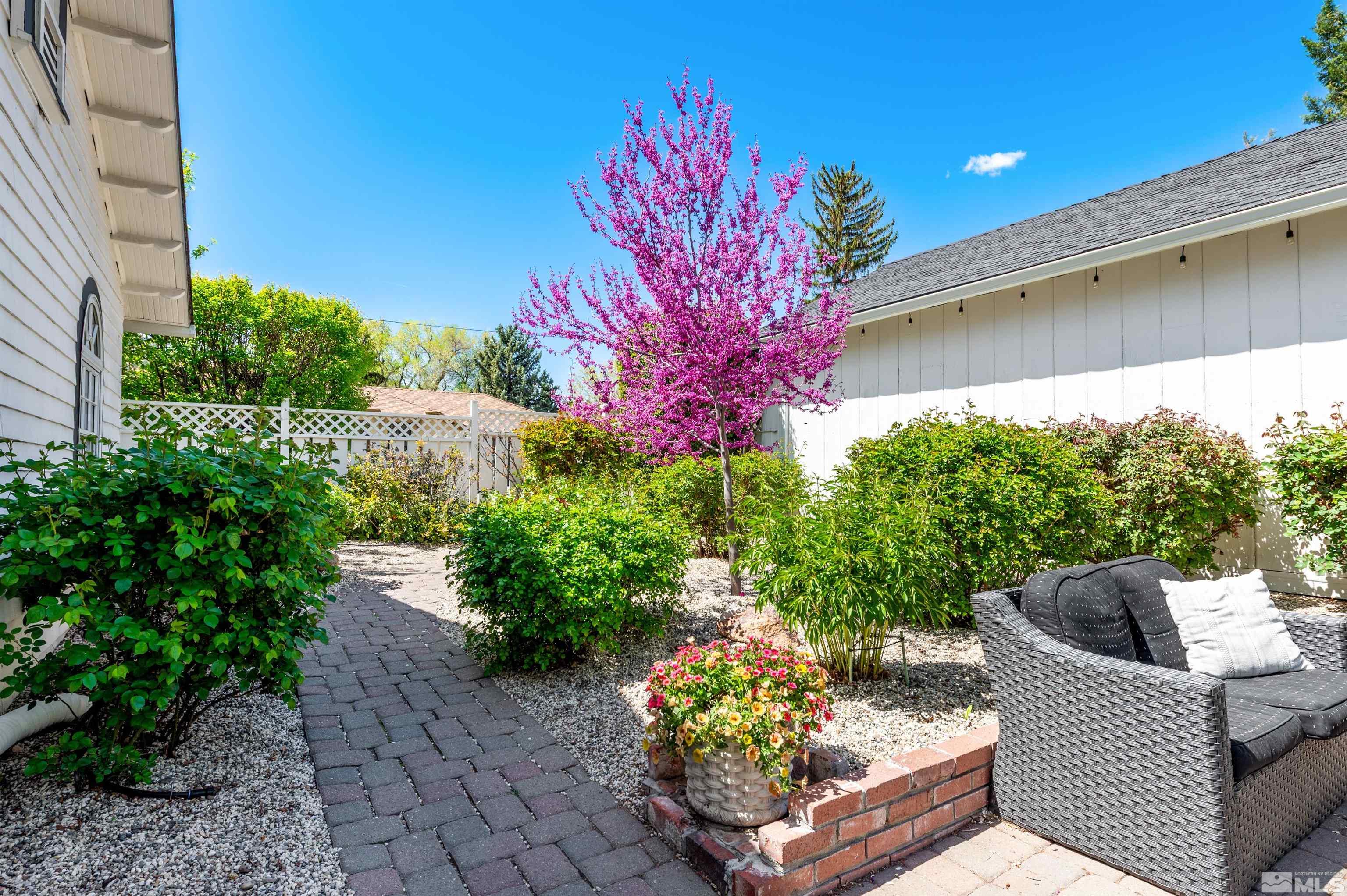 275 Urban Road Property Photo 18