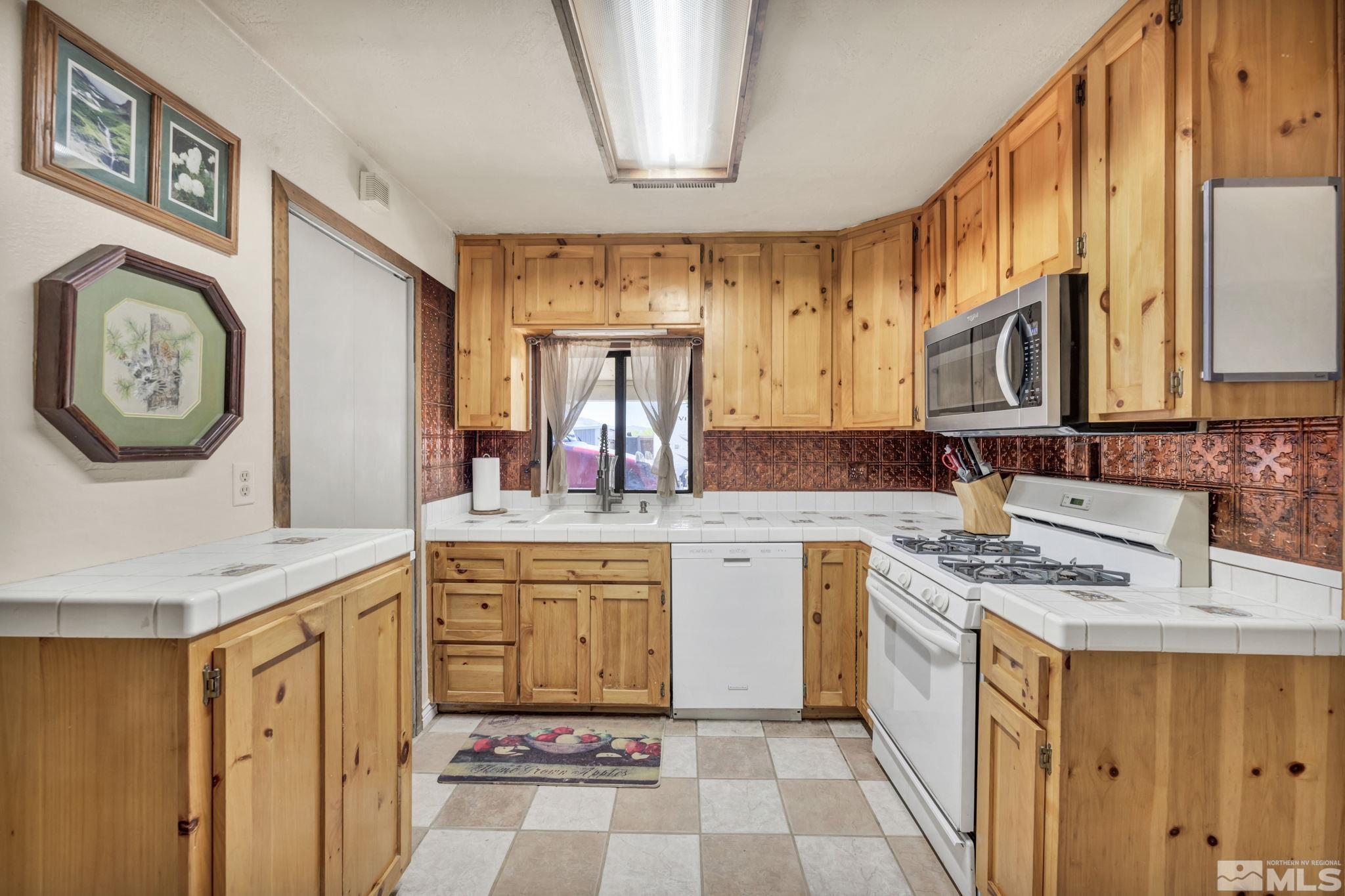 1165 Jennys Ln Property Photo 6
