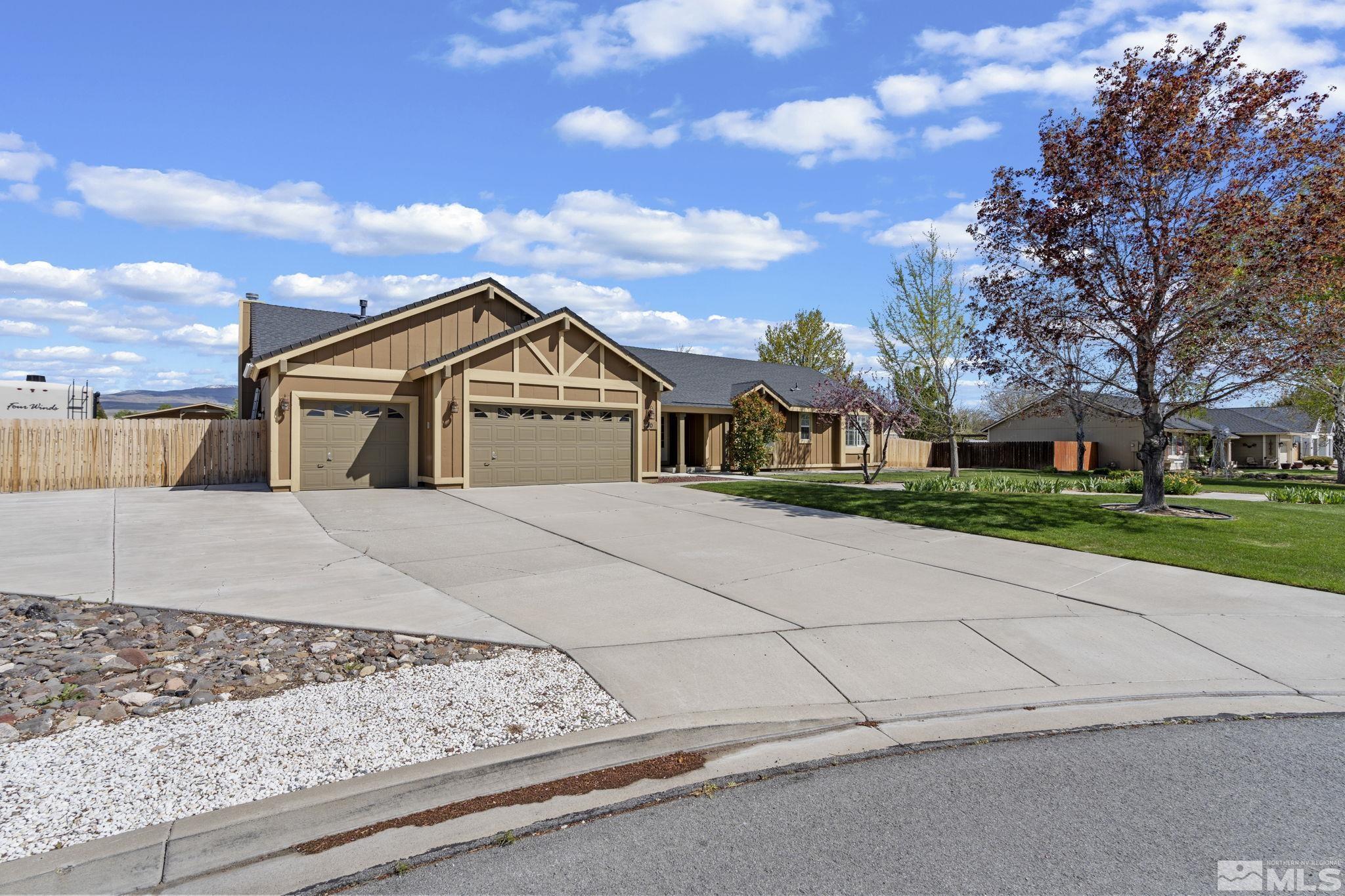 30 Moonbeam Court Property Photo 1