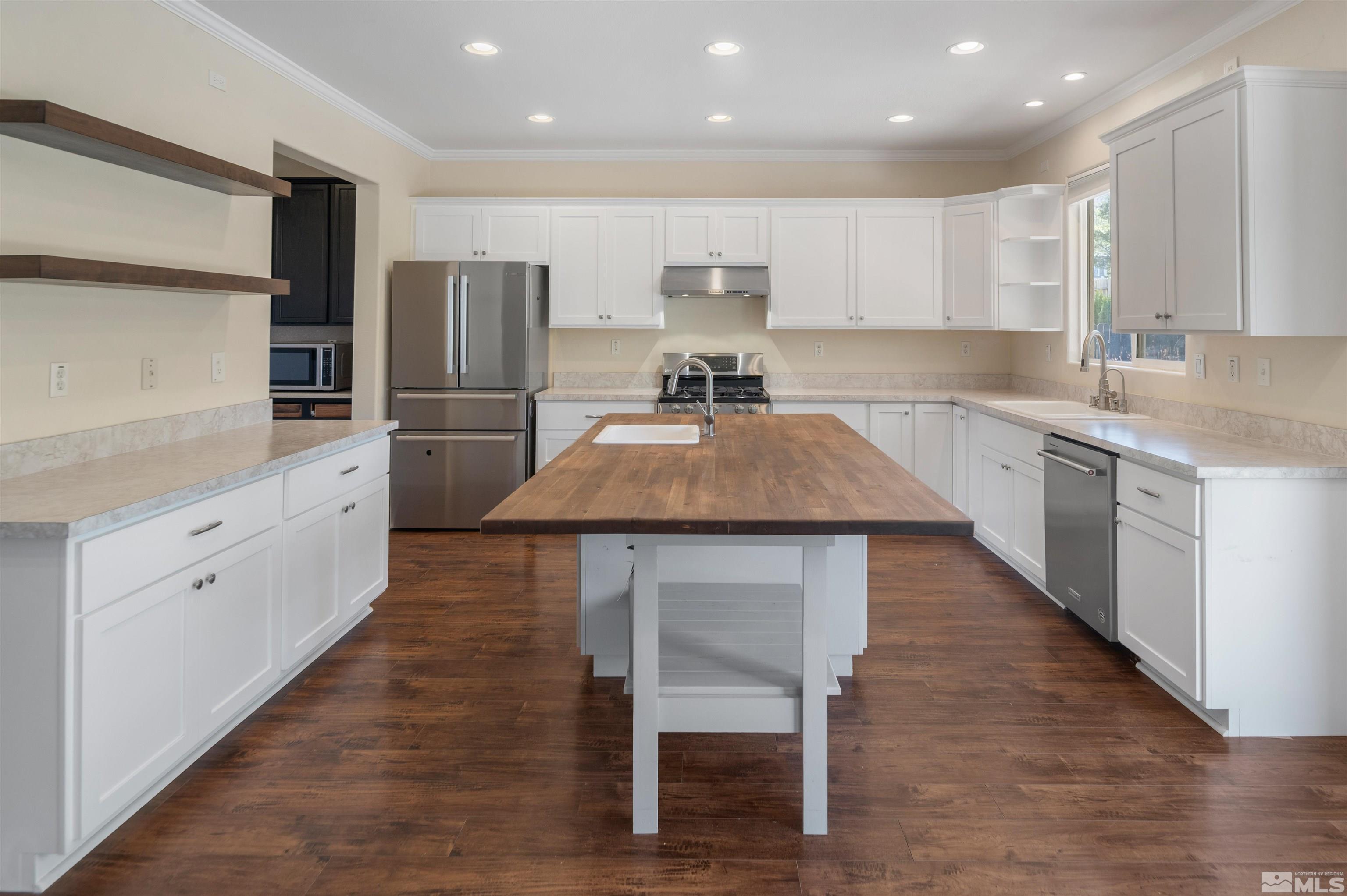 10810 Dancing Aspen Drive Property Photo 14