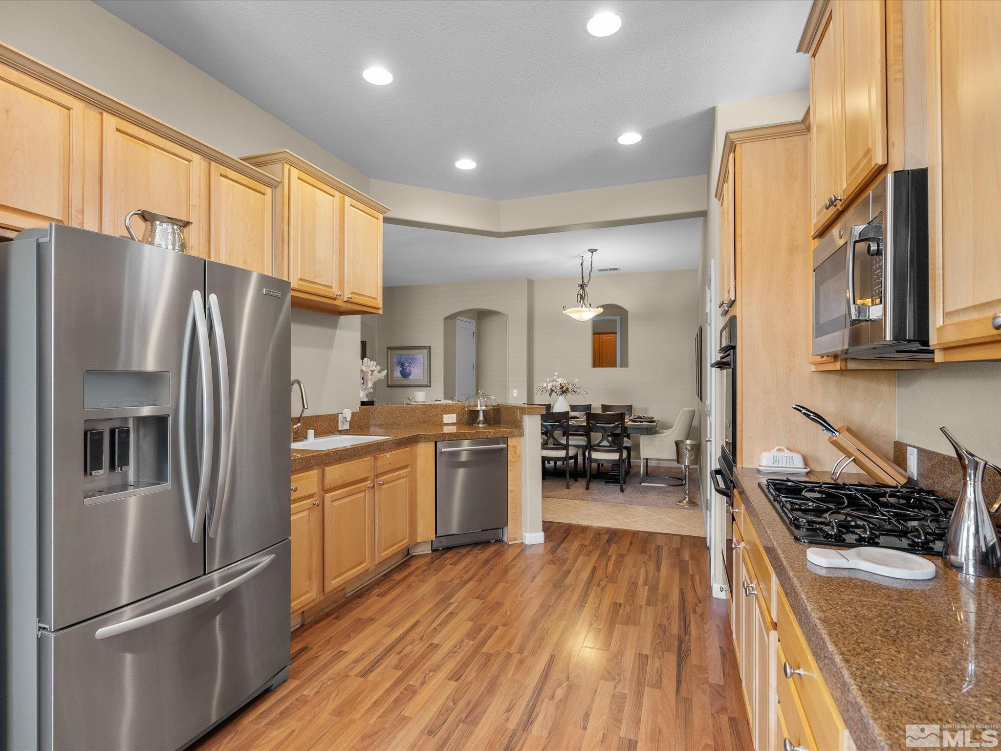 9900 Wilbur May Parkway Property Photo 8