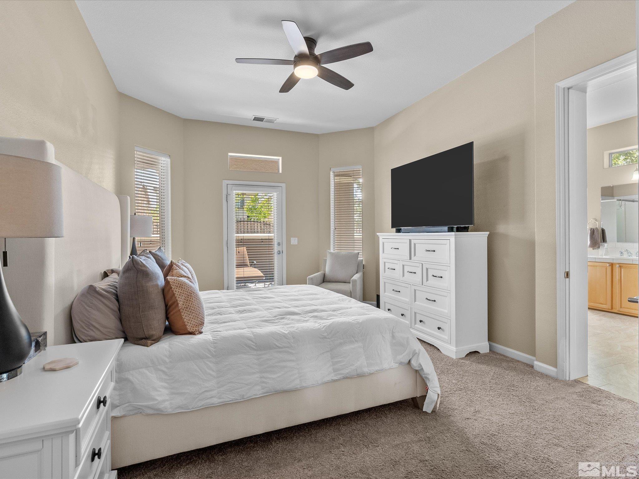 9900 Wilbur May Parkway Property Photo 15