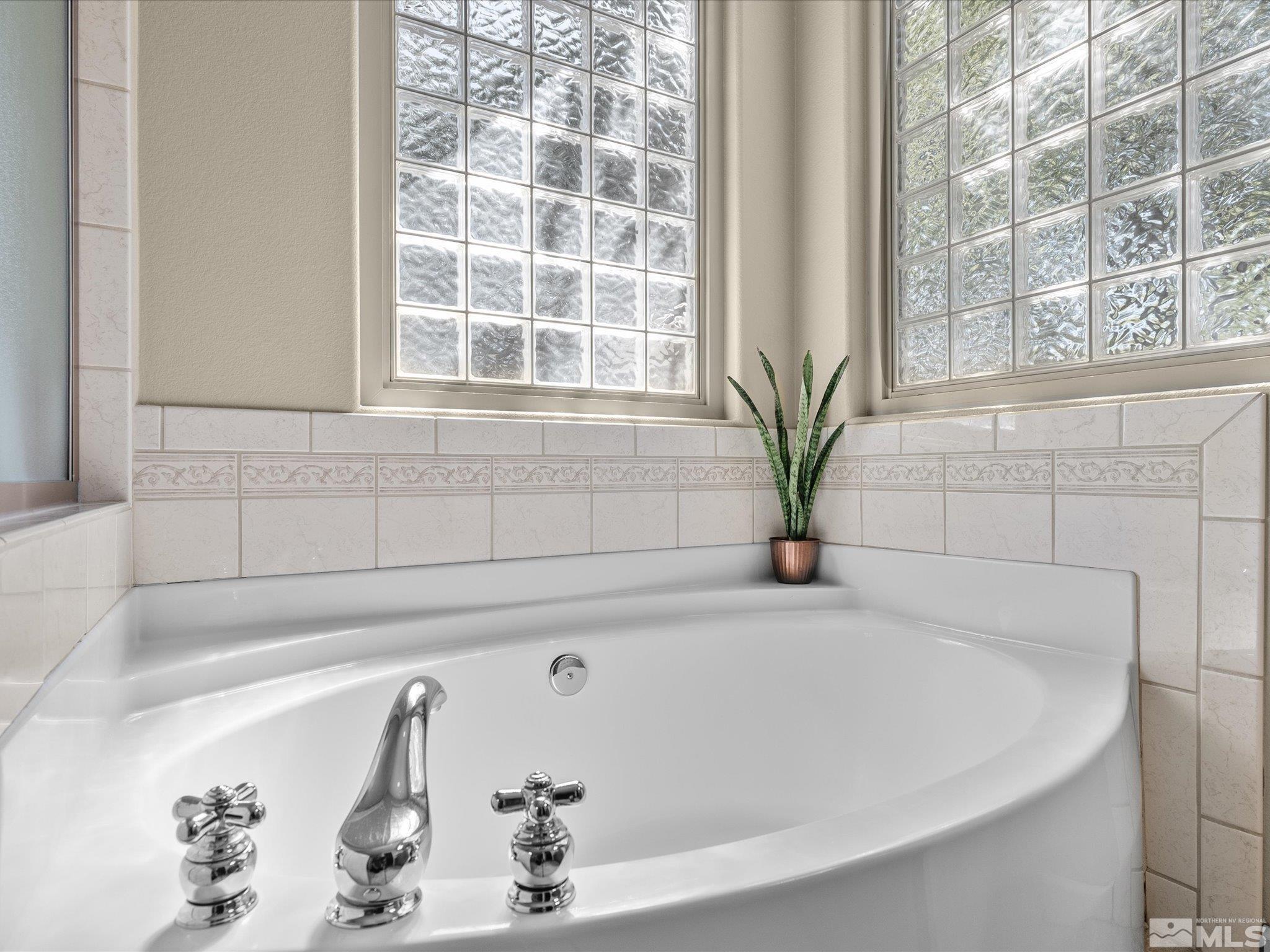 9900 Wilbur May Parkway Property Photo 17