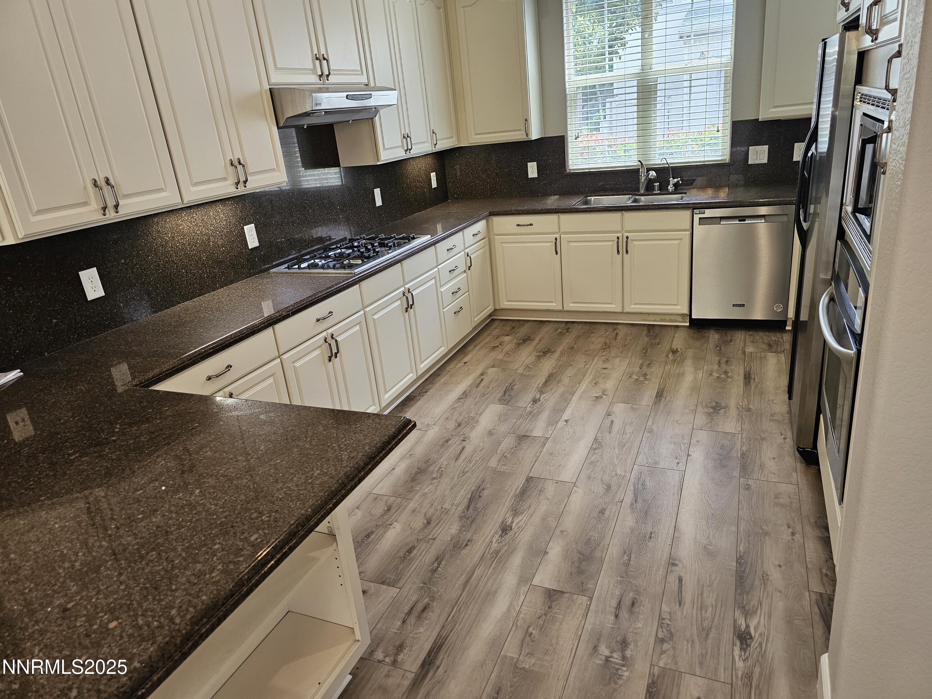 7609 Stone Bluff Way Property Photo 7