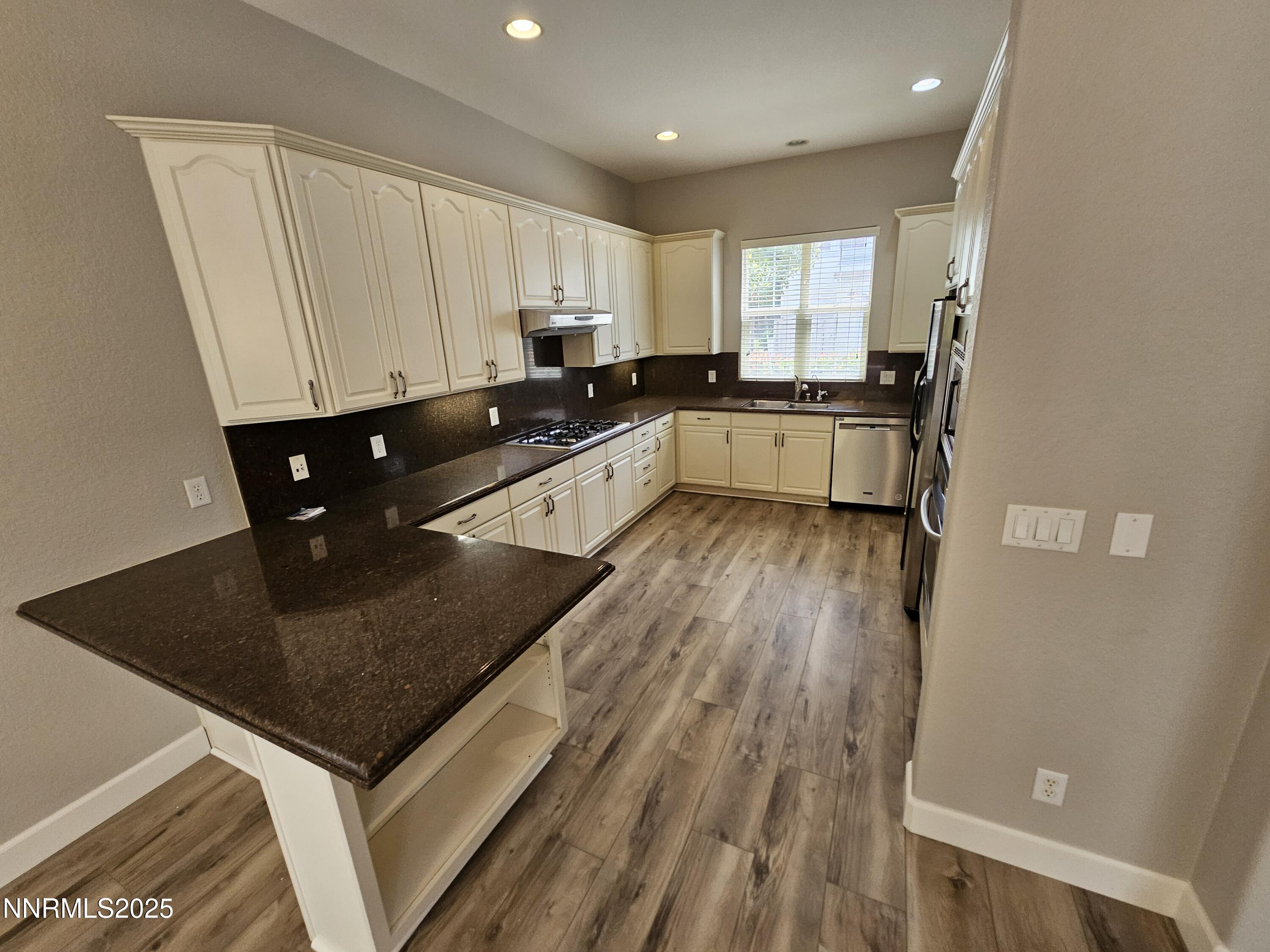 7609 Stone Bluff Way Property Photo 9
