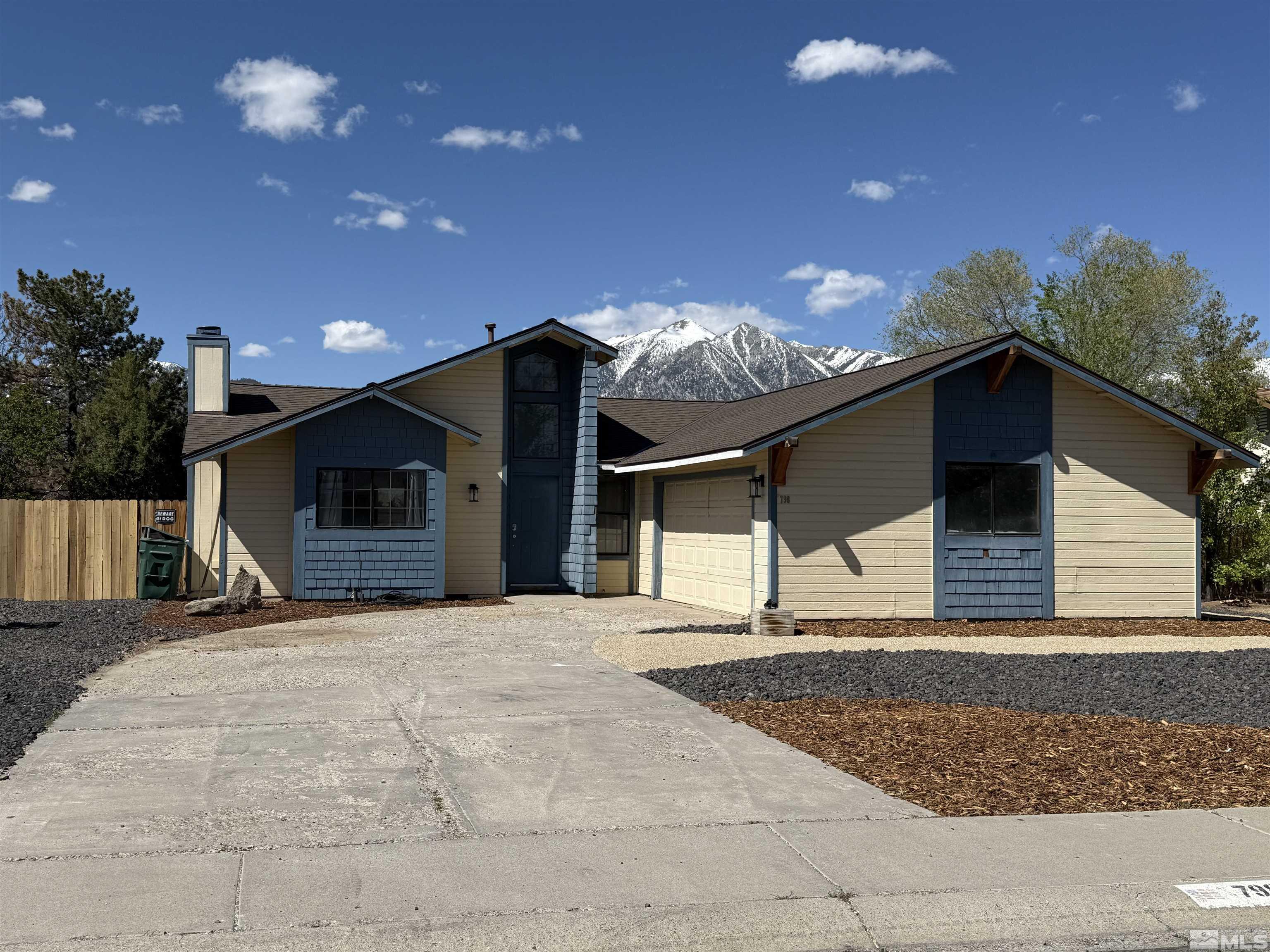 798 Hornet Dr. Property Photo
