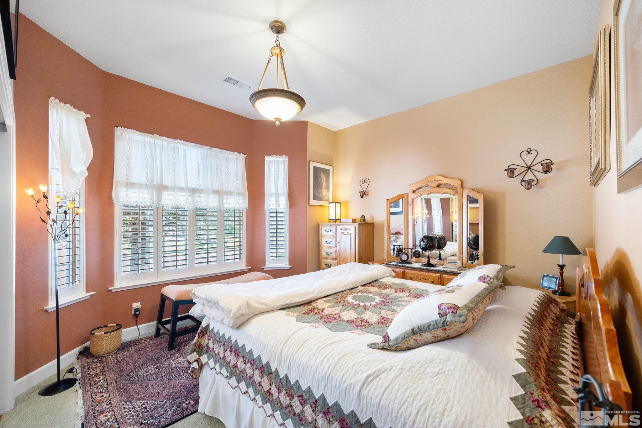 2515 Bedford Way Property Photo 11