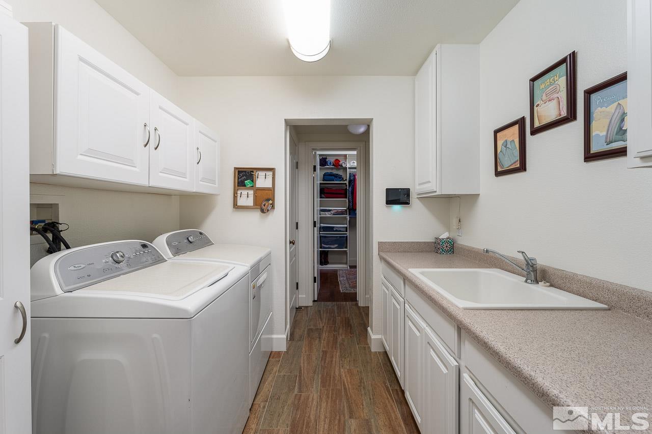 7435 Island Queen Drive Property Photo 37