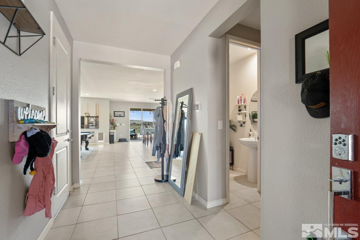 2449 Butte Creek Drive Property Photo 3