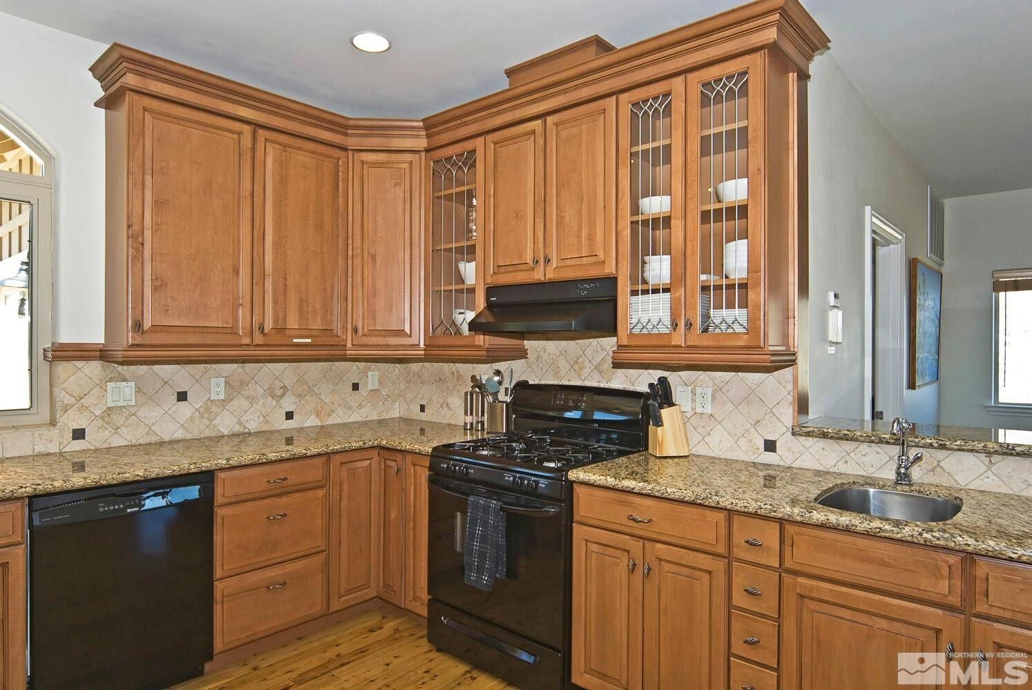 295 Hawkins Peak Rd Property Photo 9