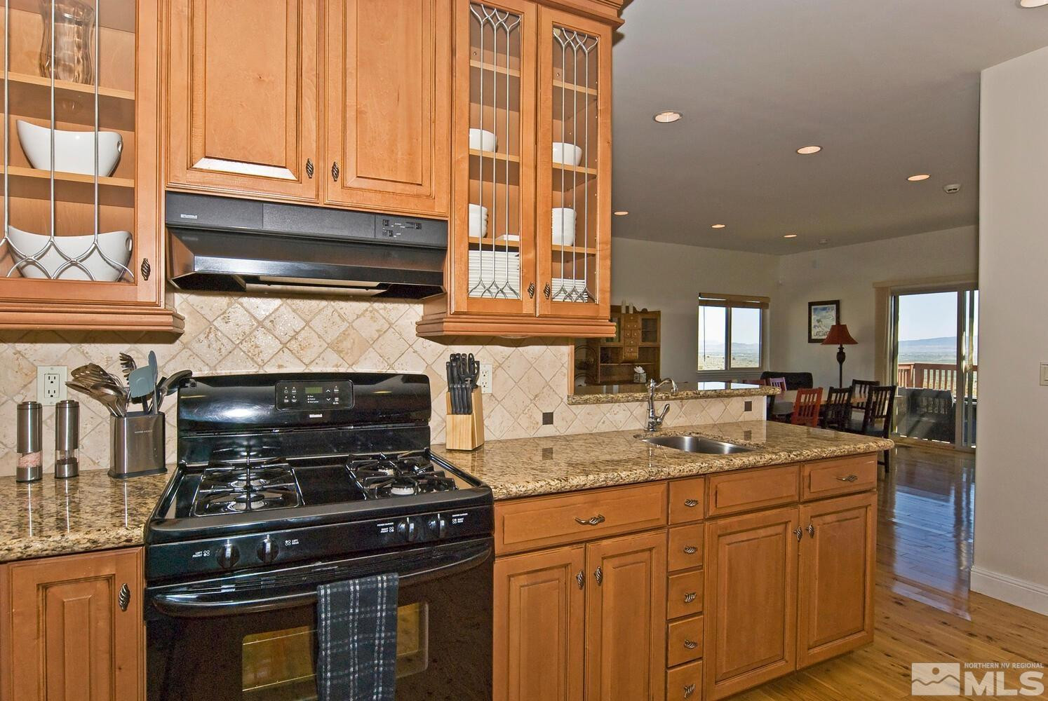295 Hawkins Peak Rd Property Photo 10
