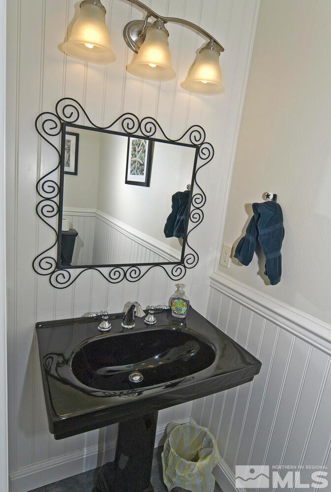 295 Hawkins Peak Rd Property Photo 17