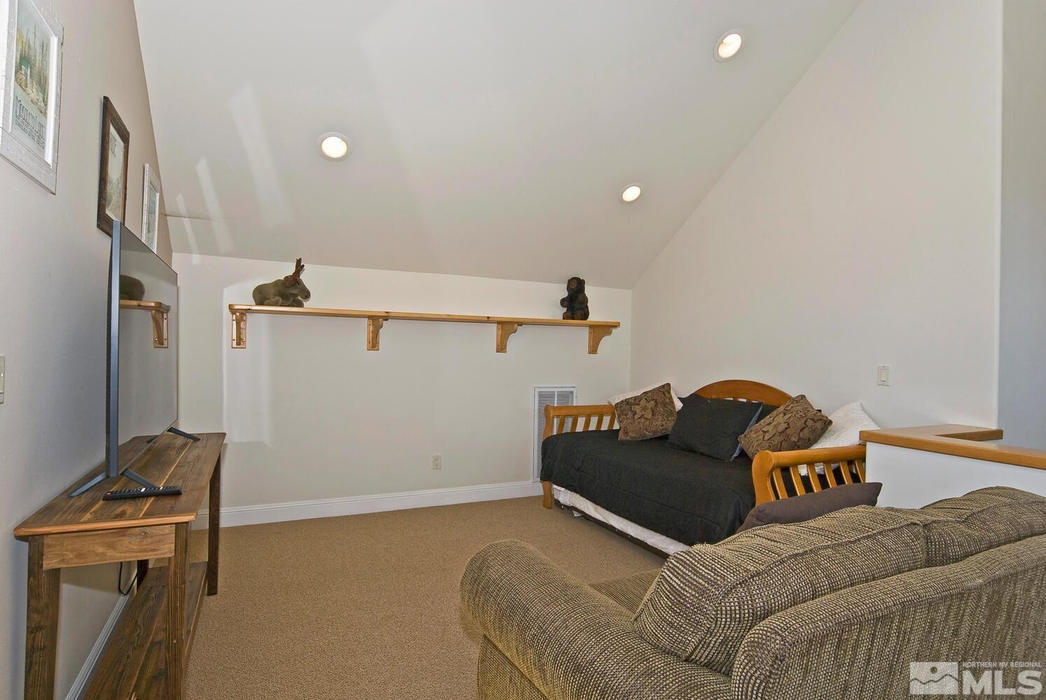 295 Hawkins Peak Rd Property Photo 32