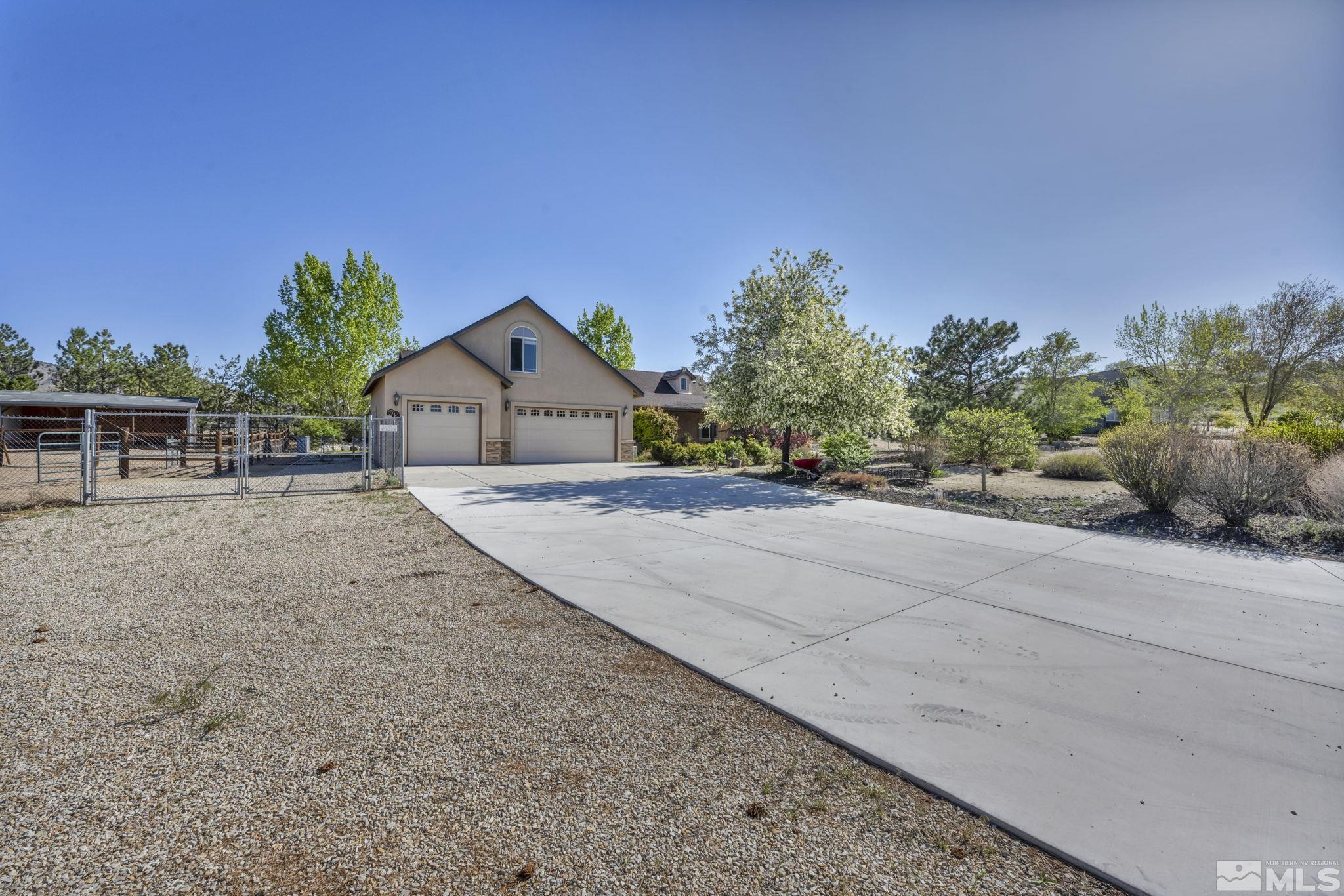 2710 Thirsty Magoo Court Property Photo 2