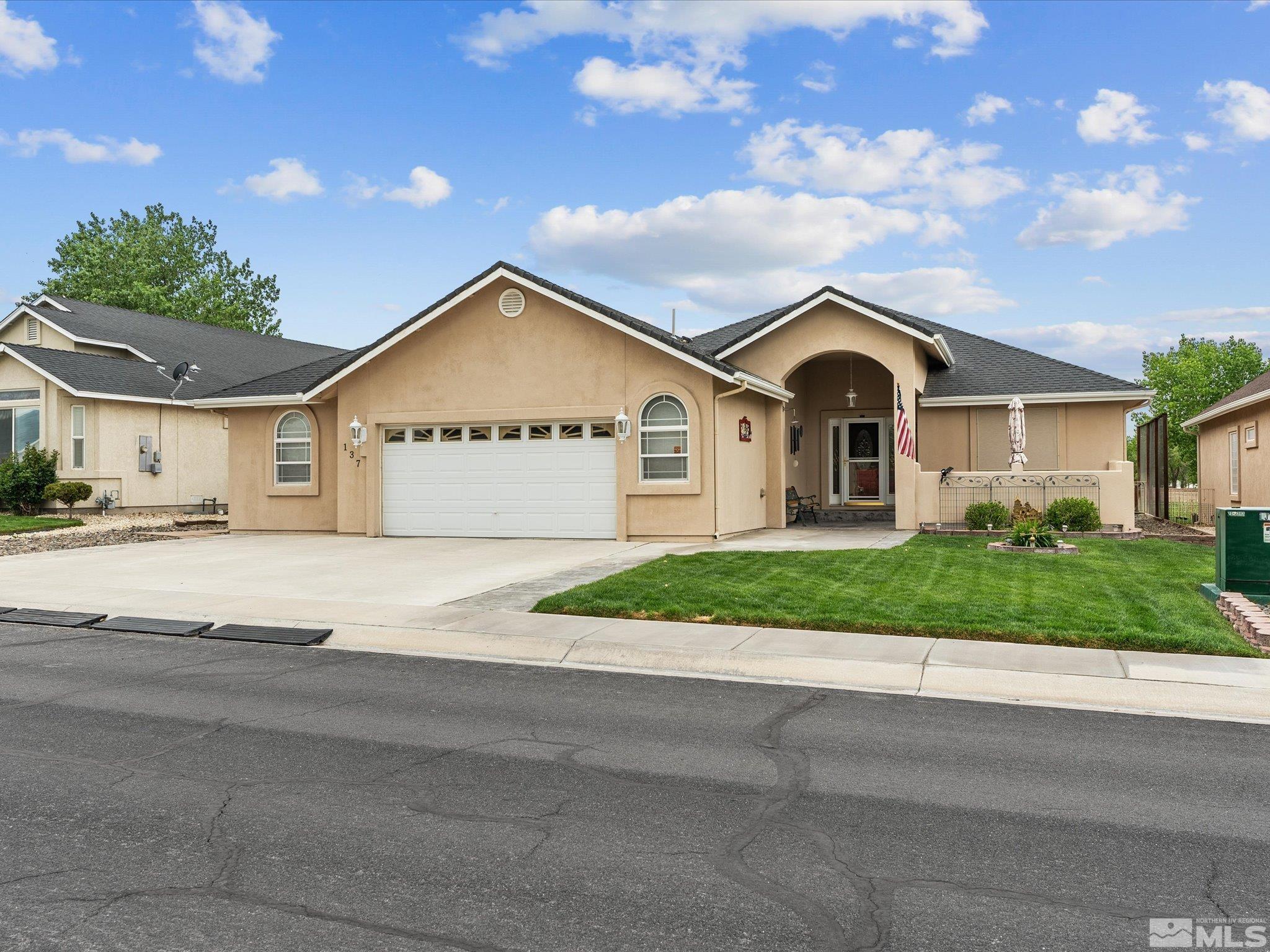 137 Desert Lakes Drive Property Photo