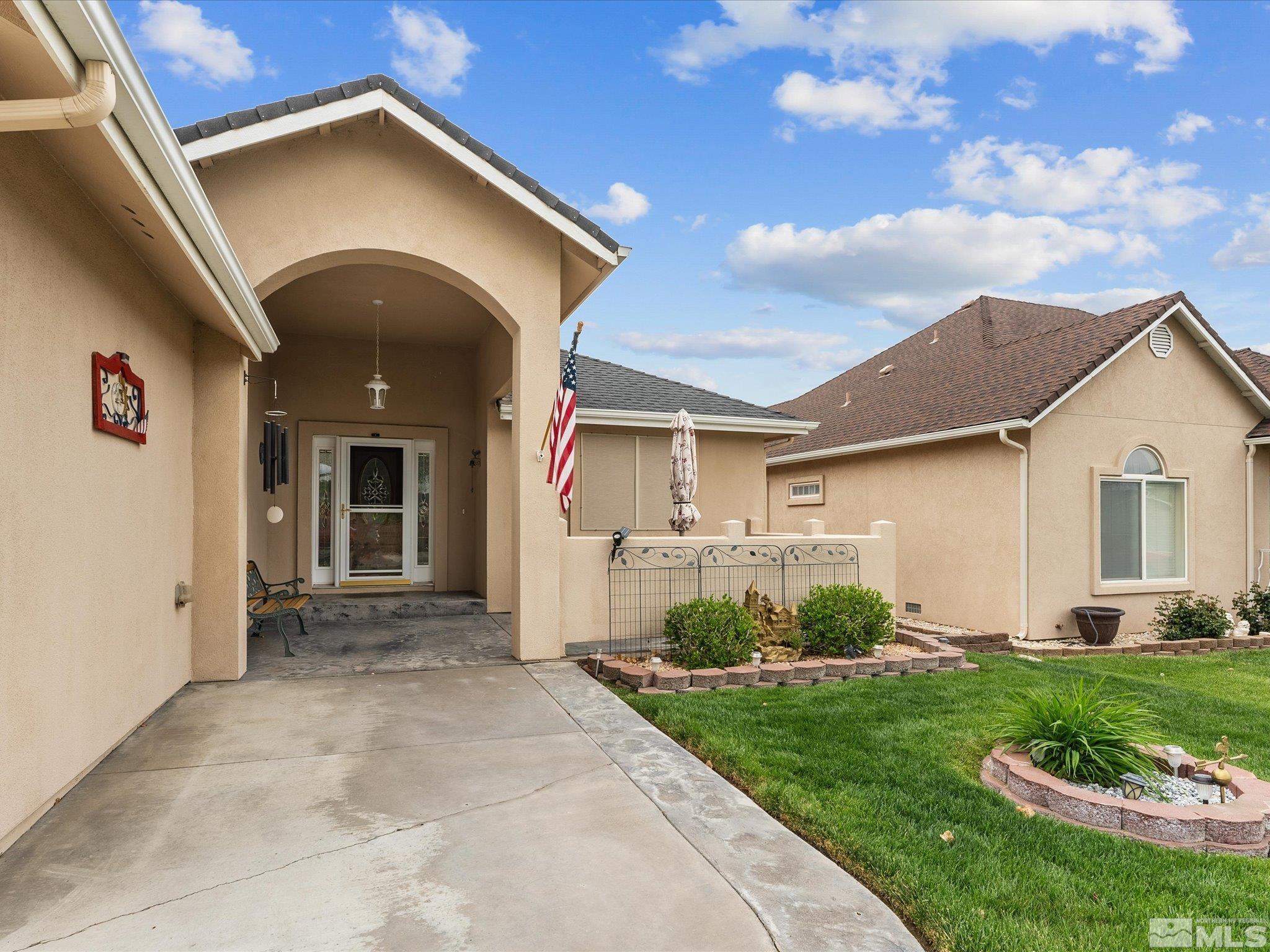 137 Desert Lakes Drive Property Photo 3