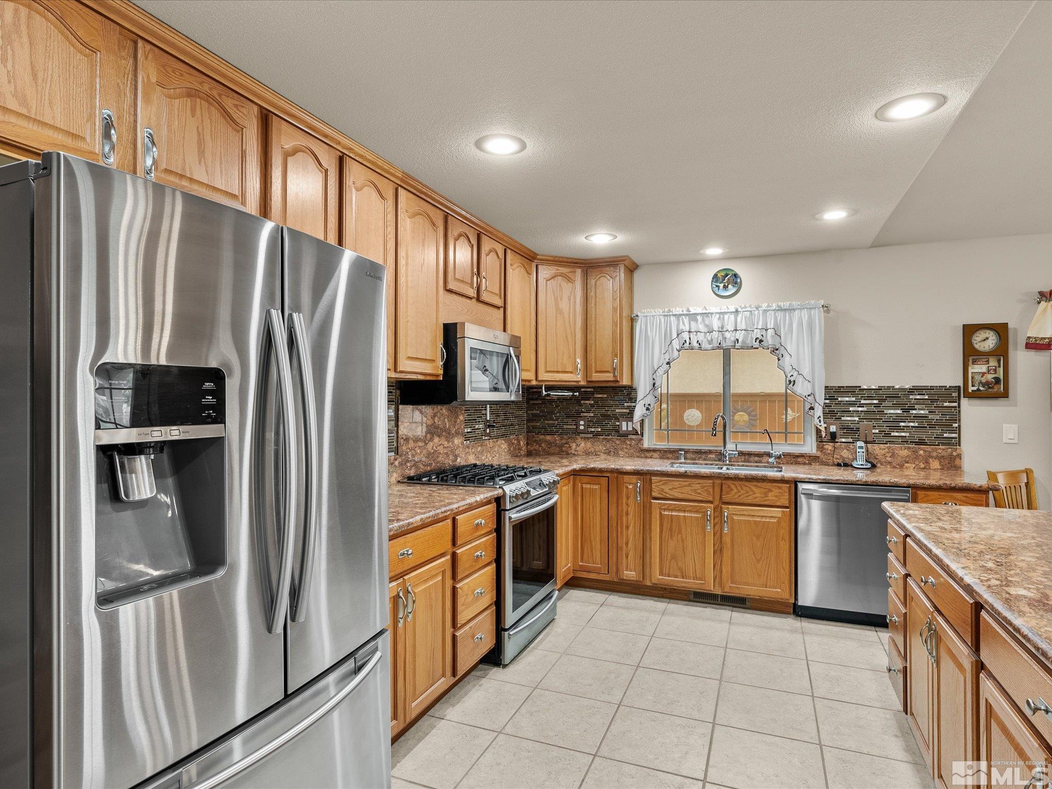 137 Desert Lakes Drive Property Photo 18