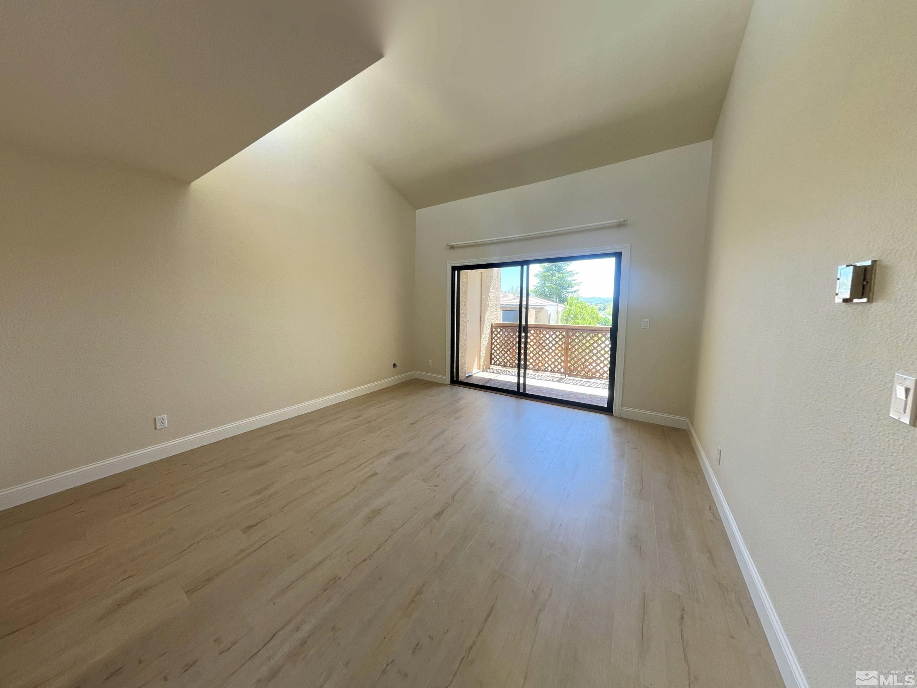 2750 Plumas St Property Photo 2