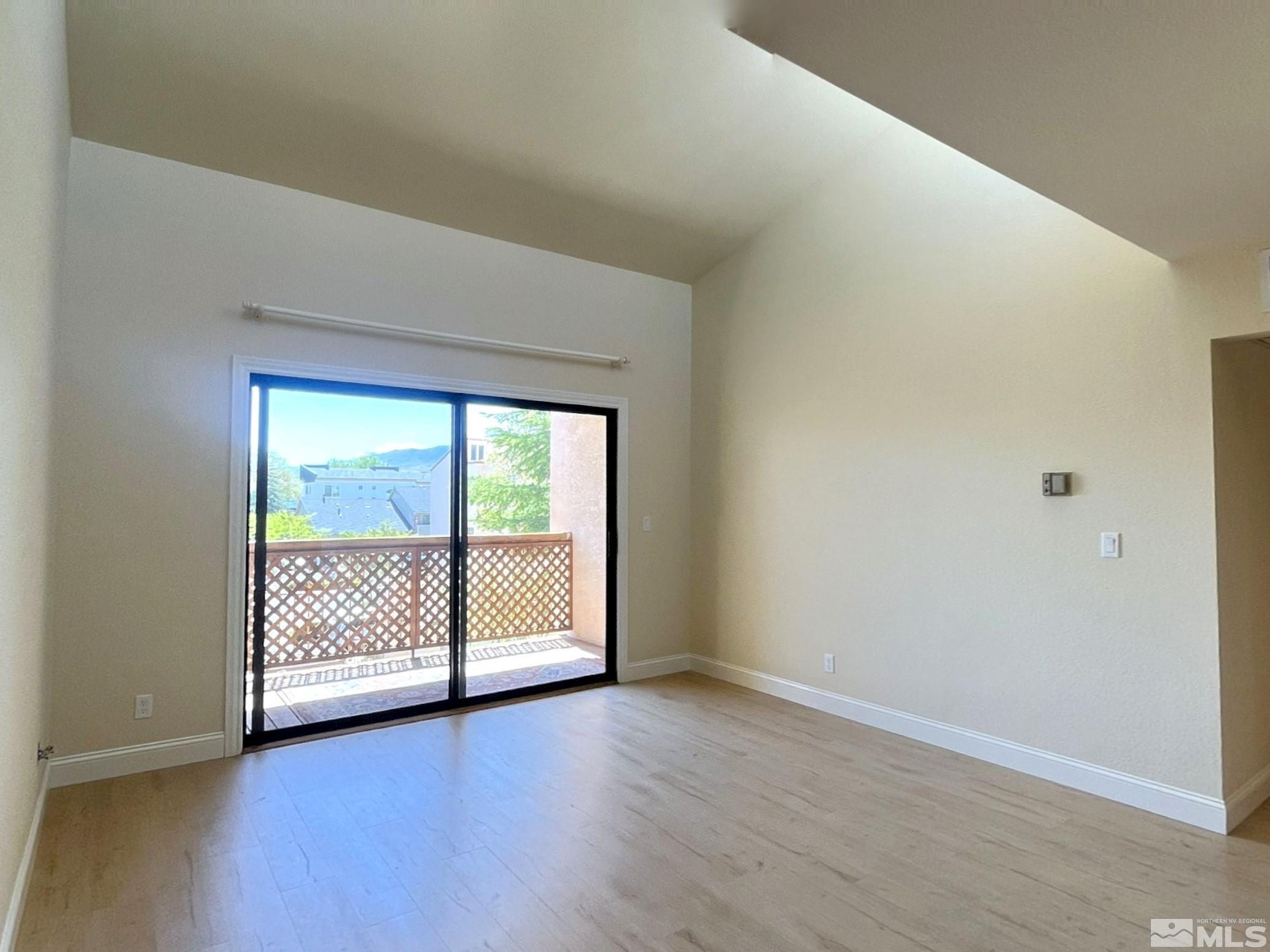 2750 Plumas St Property Photo 4