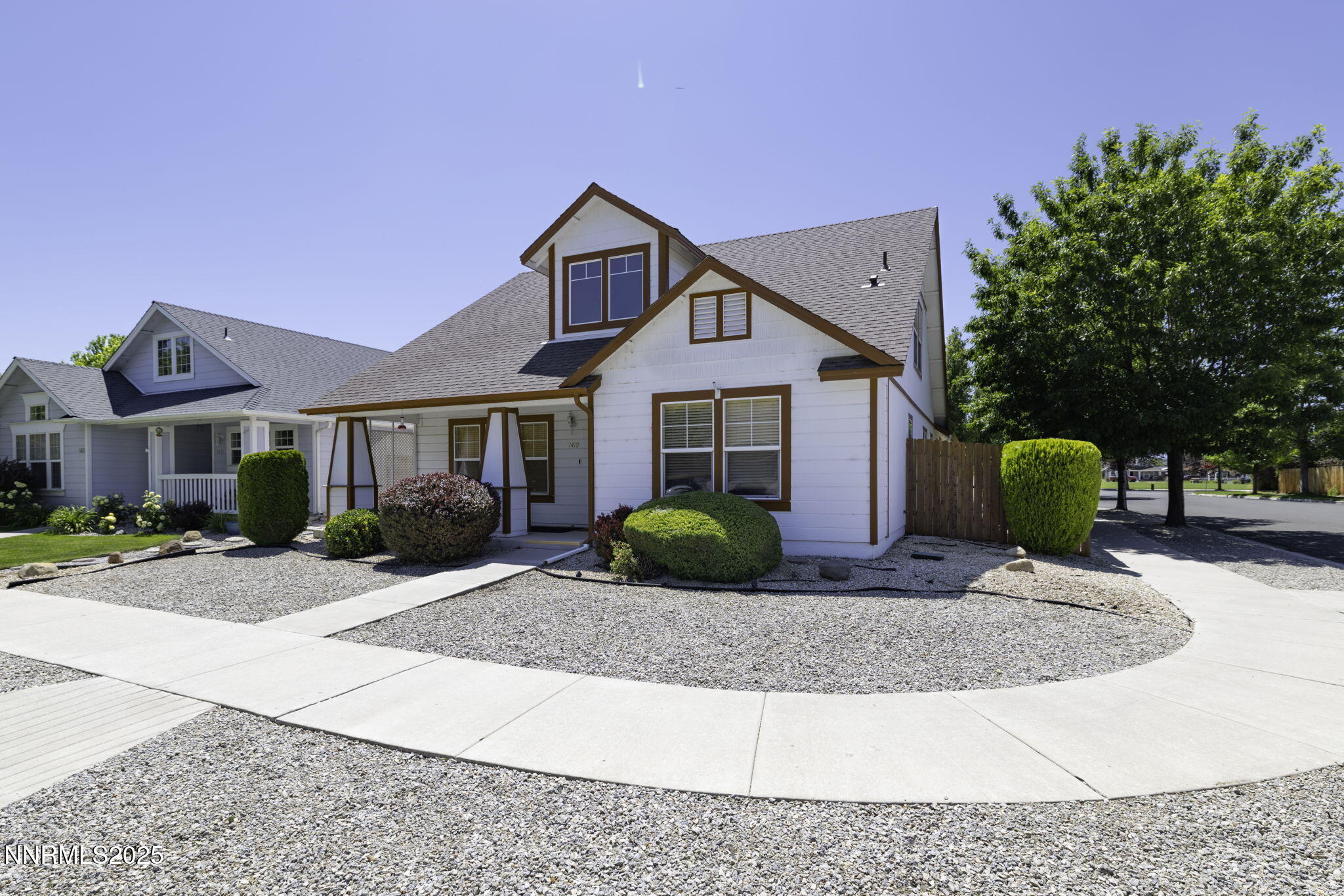 1419 Honey Locust Property Photo 2