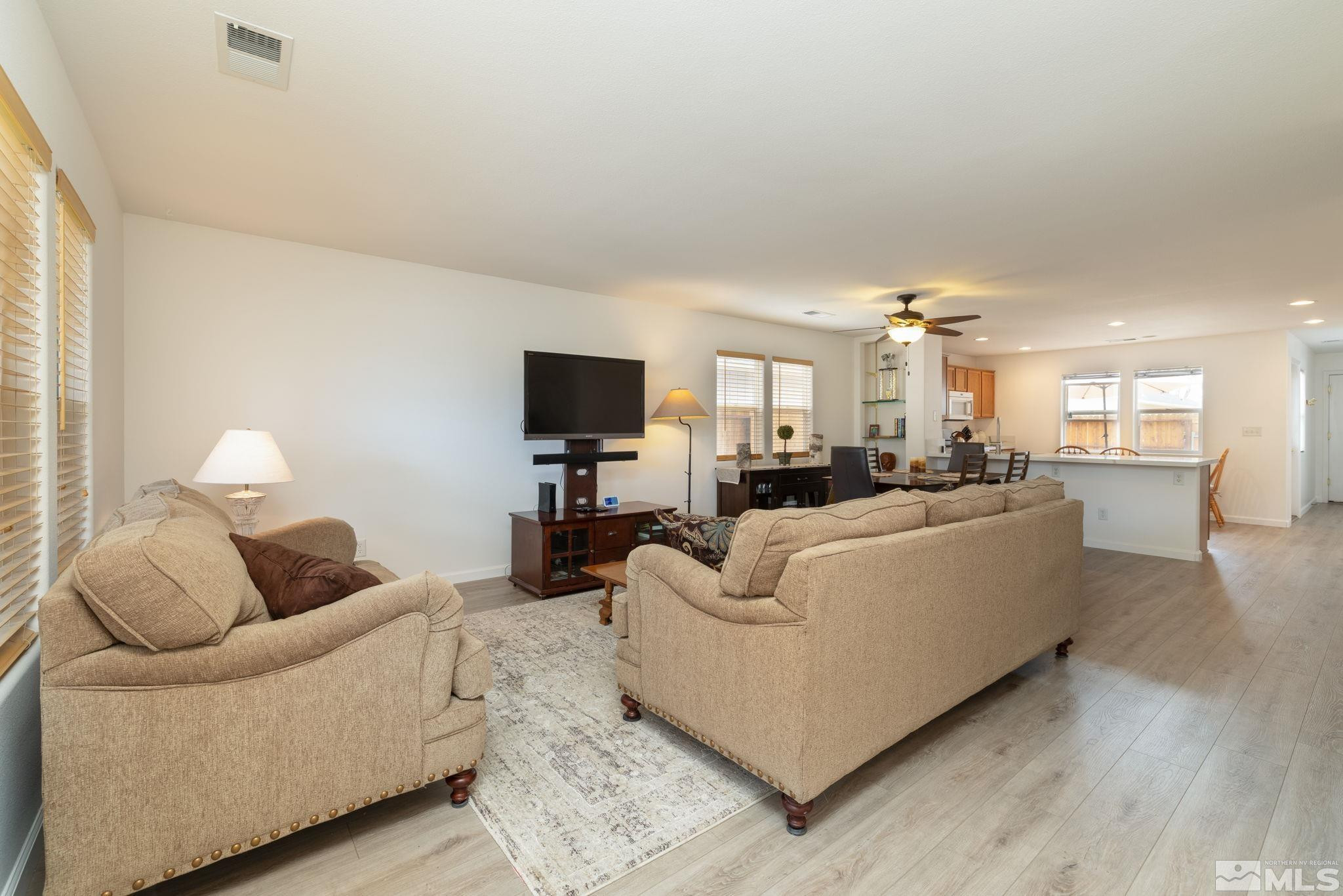 1419 Honey Locust Property Photo 4