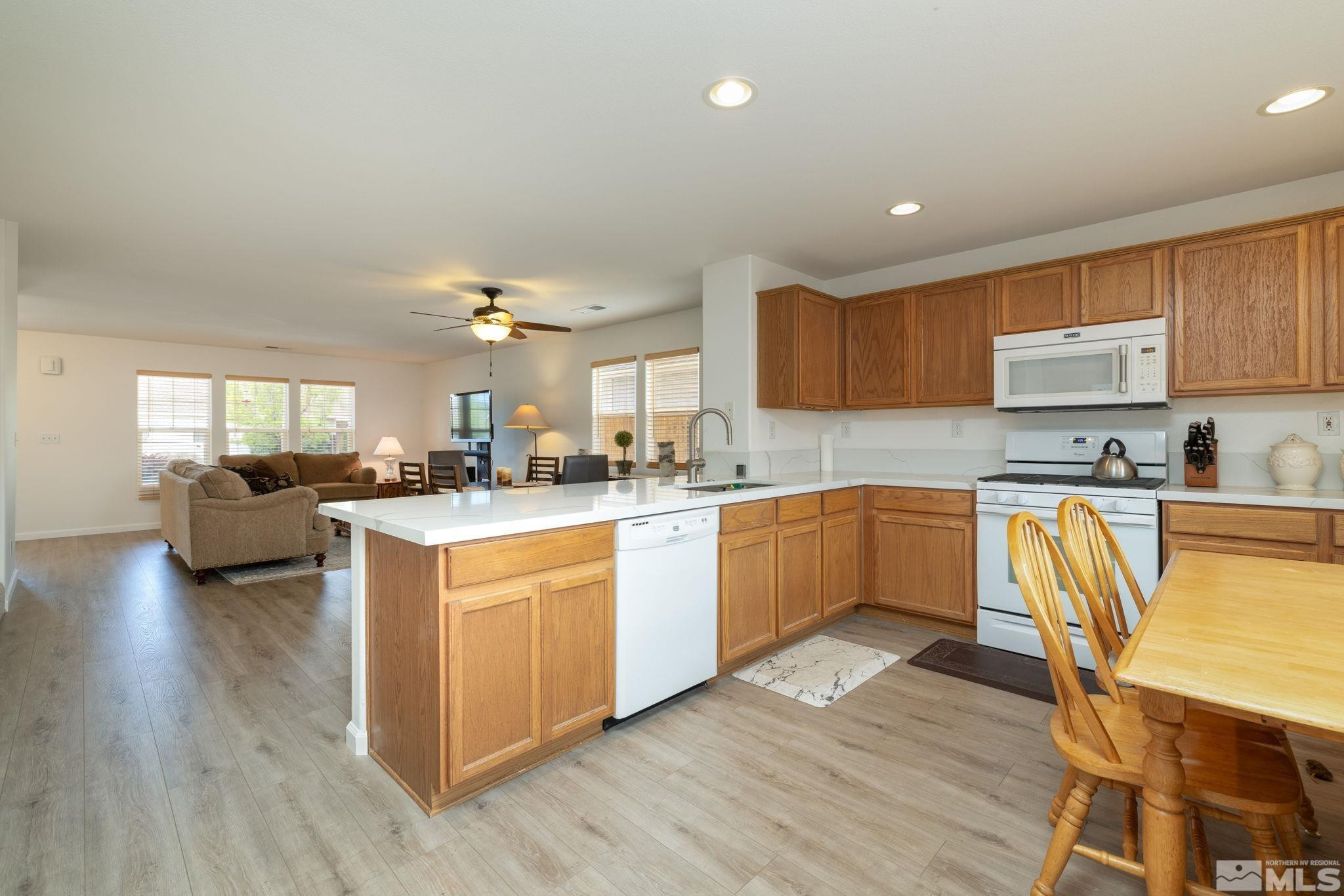 1419 Honey Locust Property Photo 9