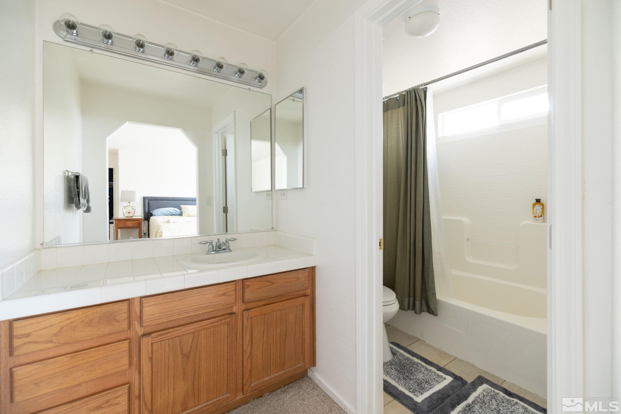 1419 Honey Locust Property Photo 11