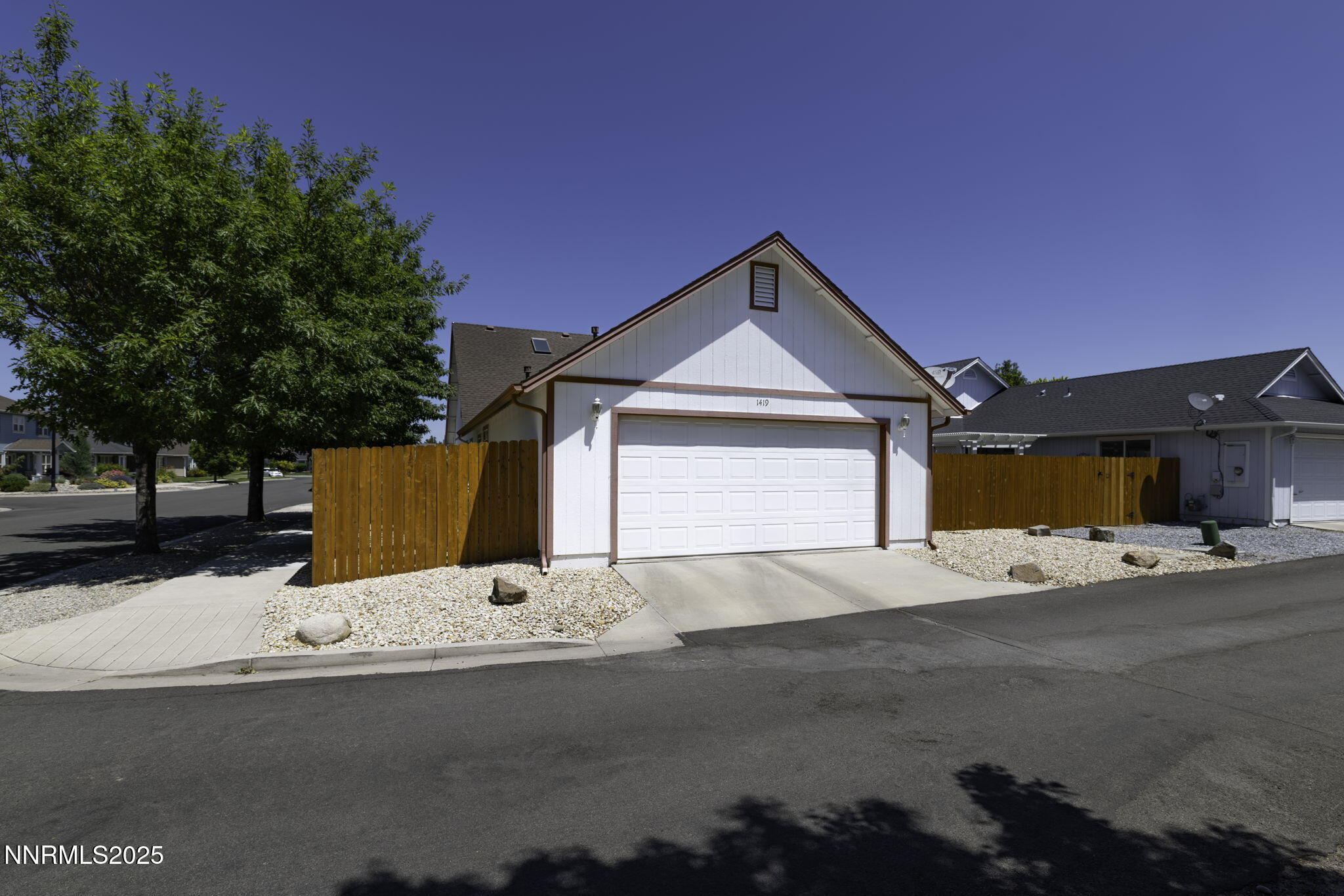 1419 Honey Locust Property Photo 18
