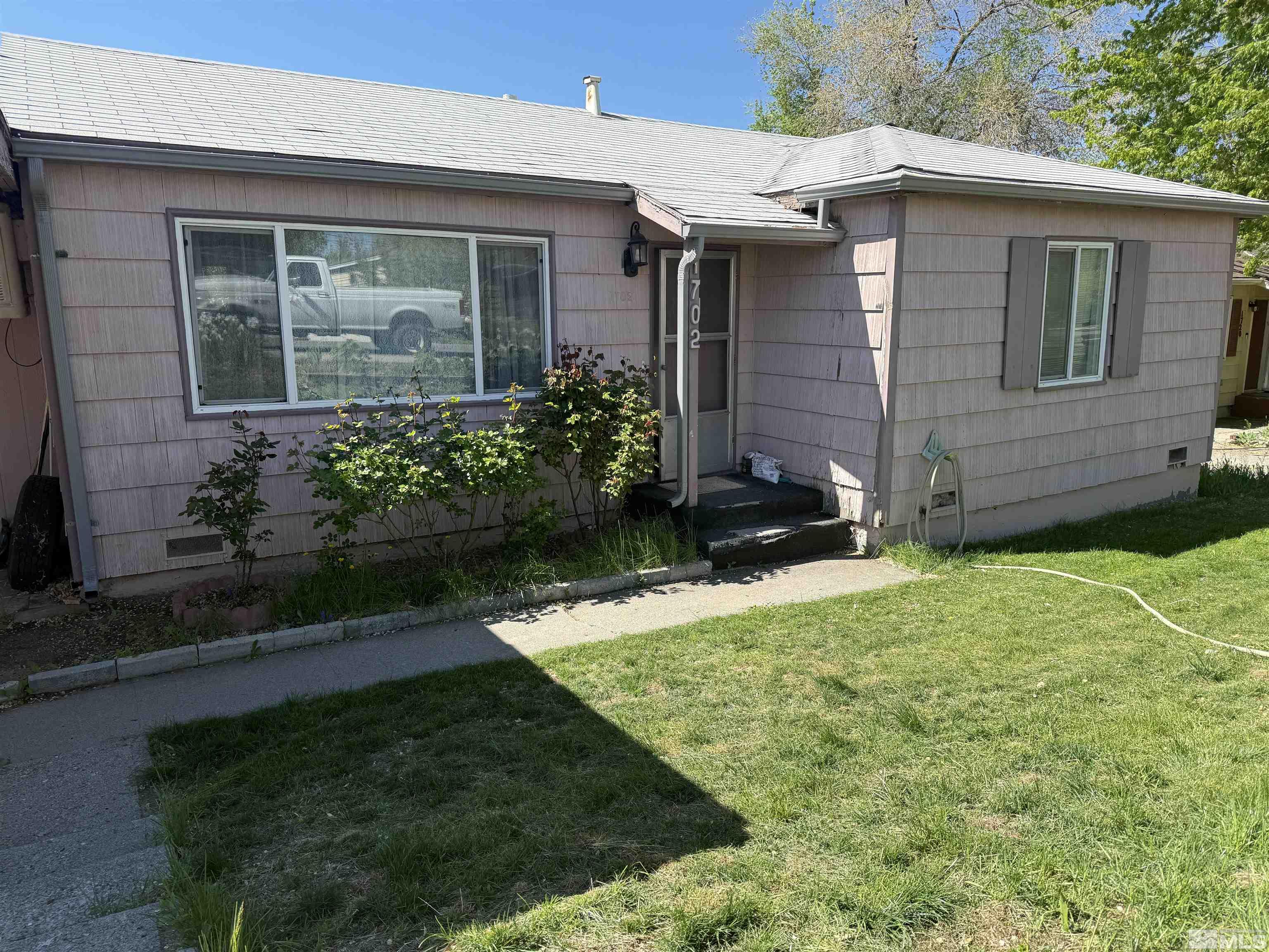 1702 Grandview Avenue Property Photo 1