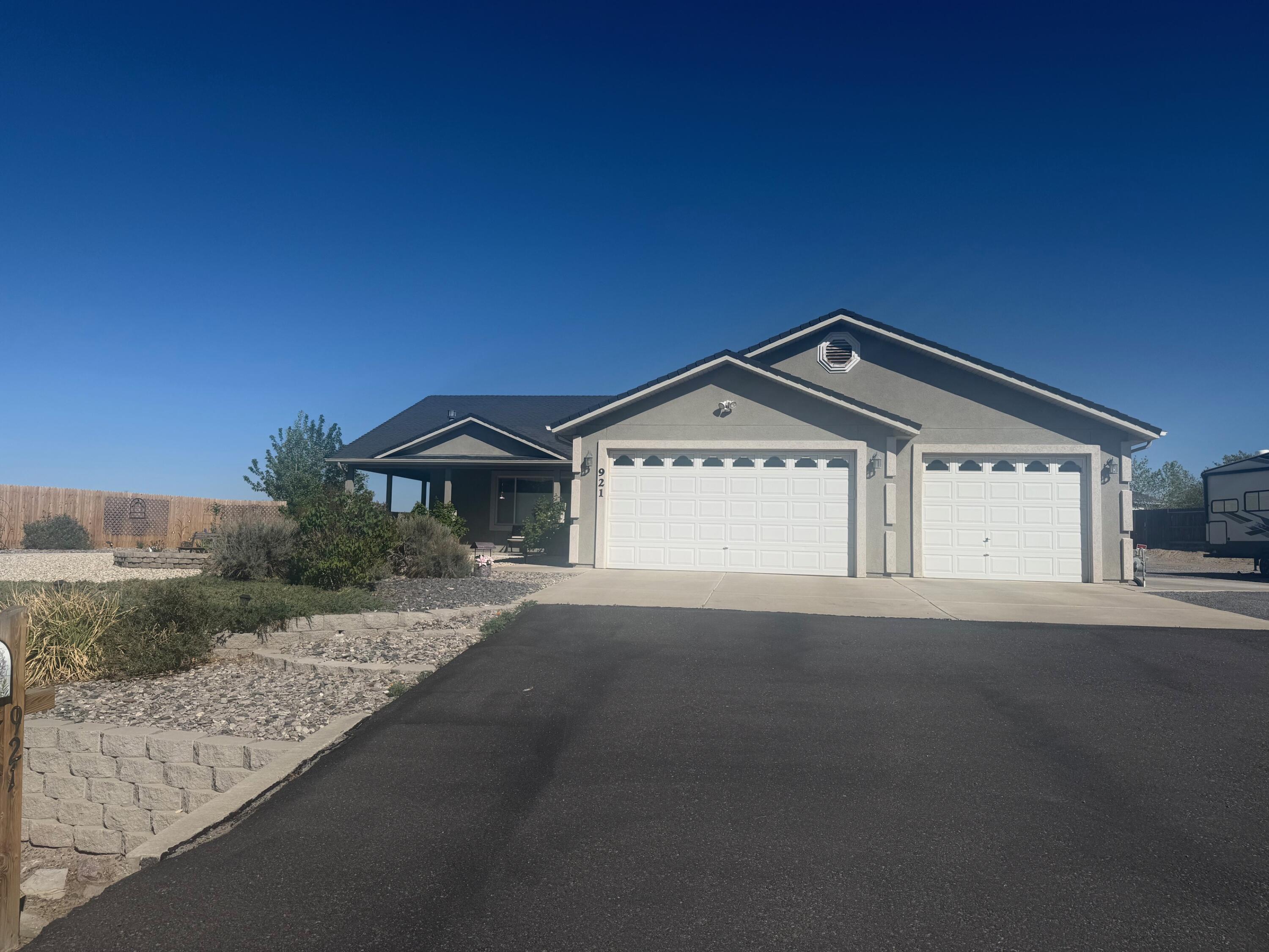 921 Red Rock Road Property Photo 4