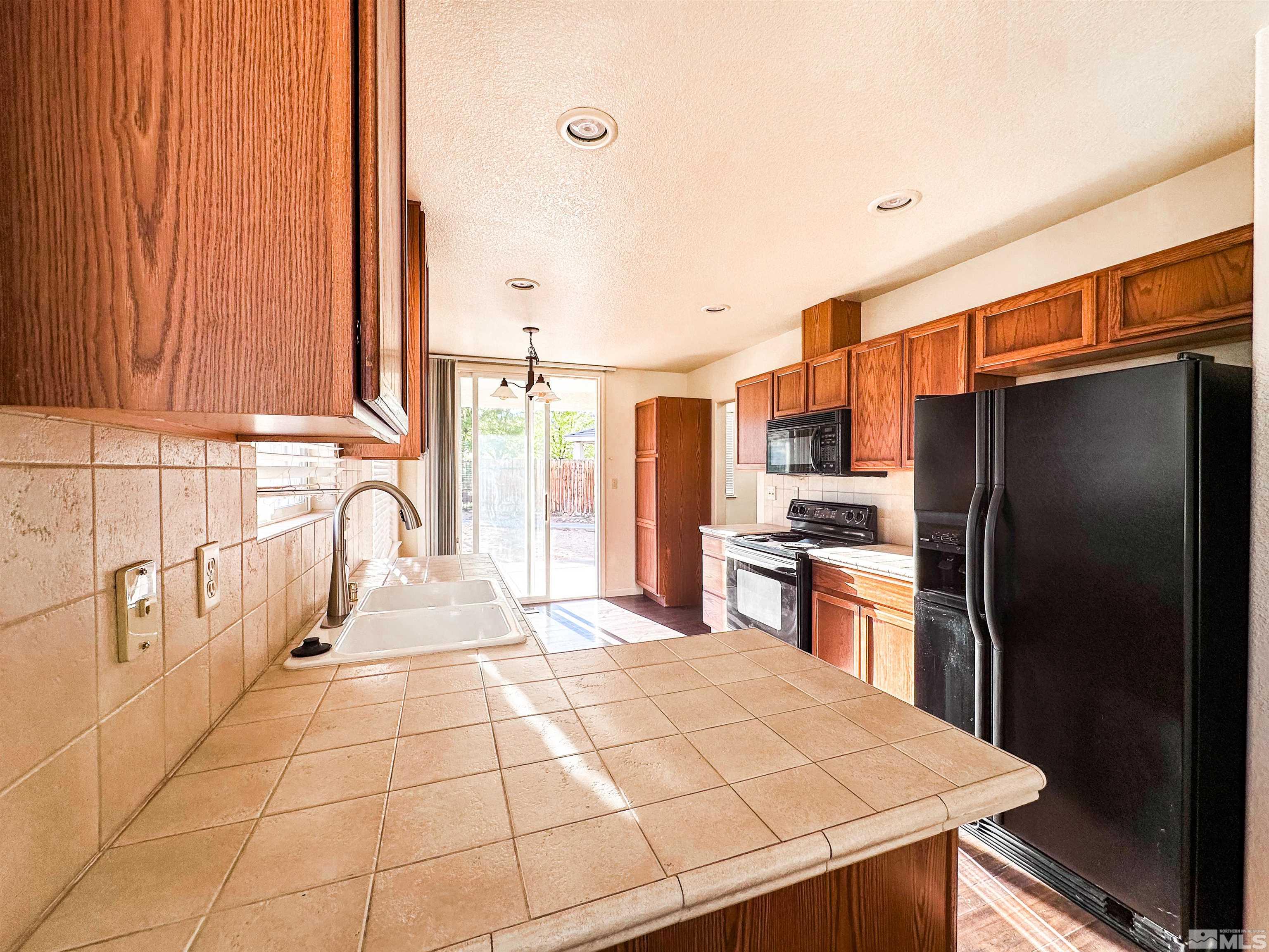 1883 Cambridge Hills Court Property Photo 15