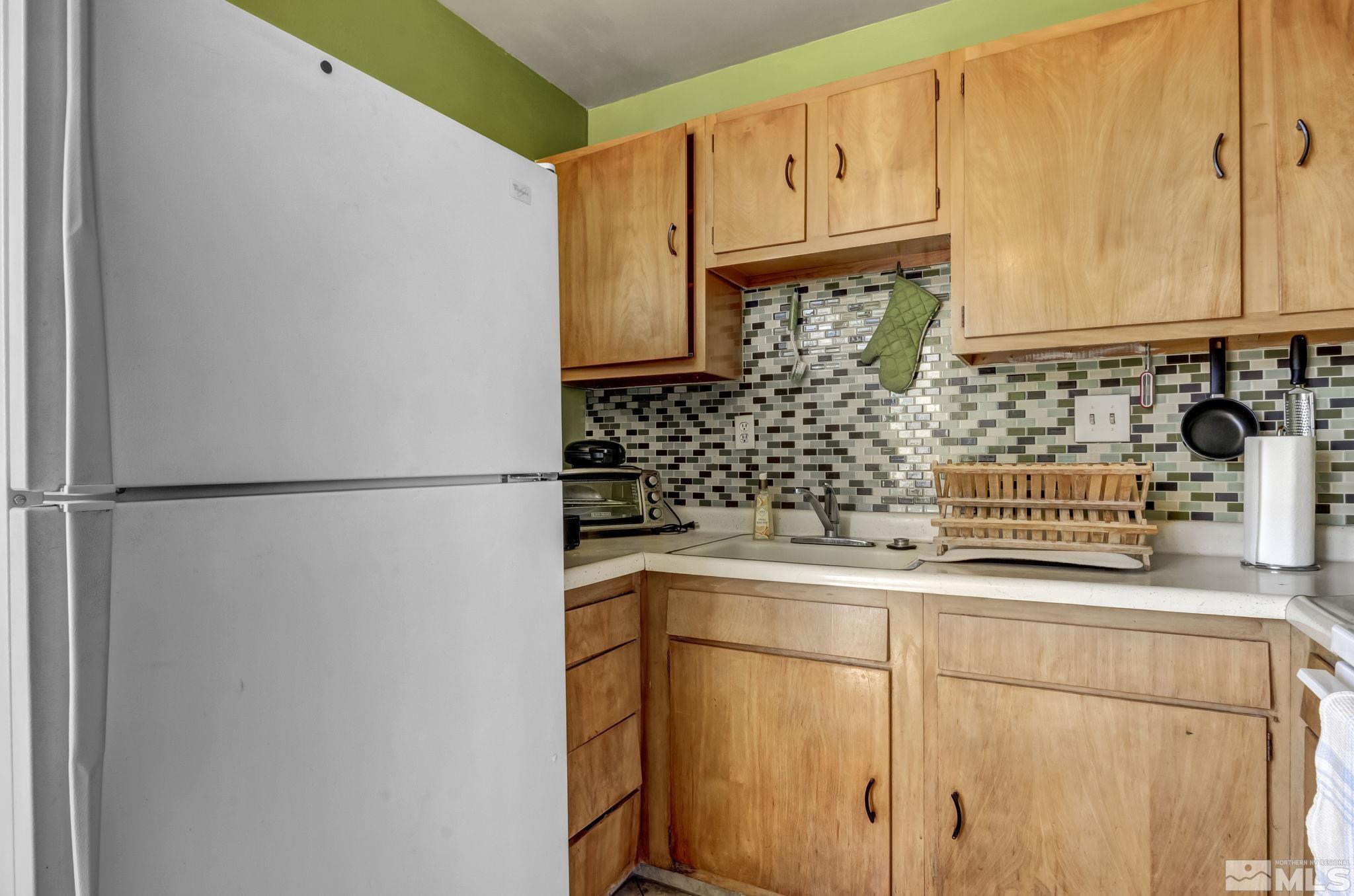 280 Island Avenue Property Photo 11