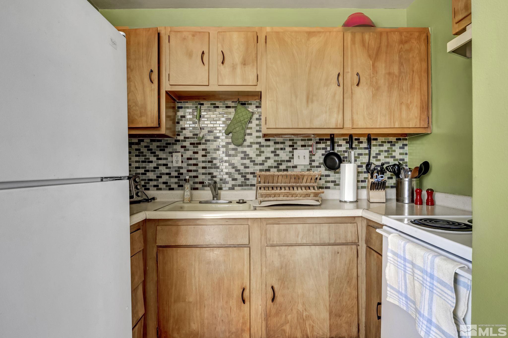 280 Island Avenue Property Photo 12