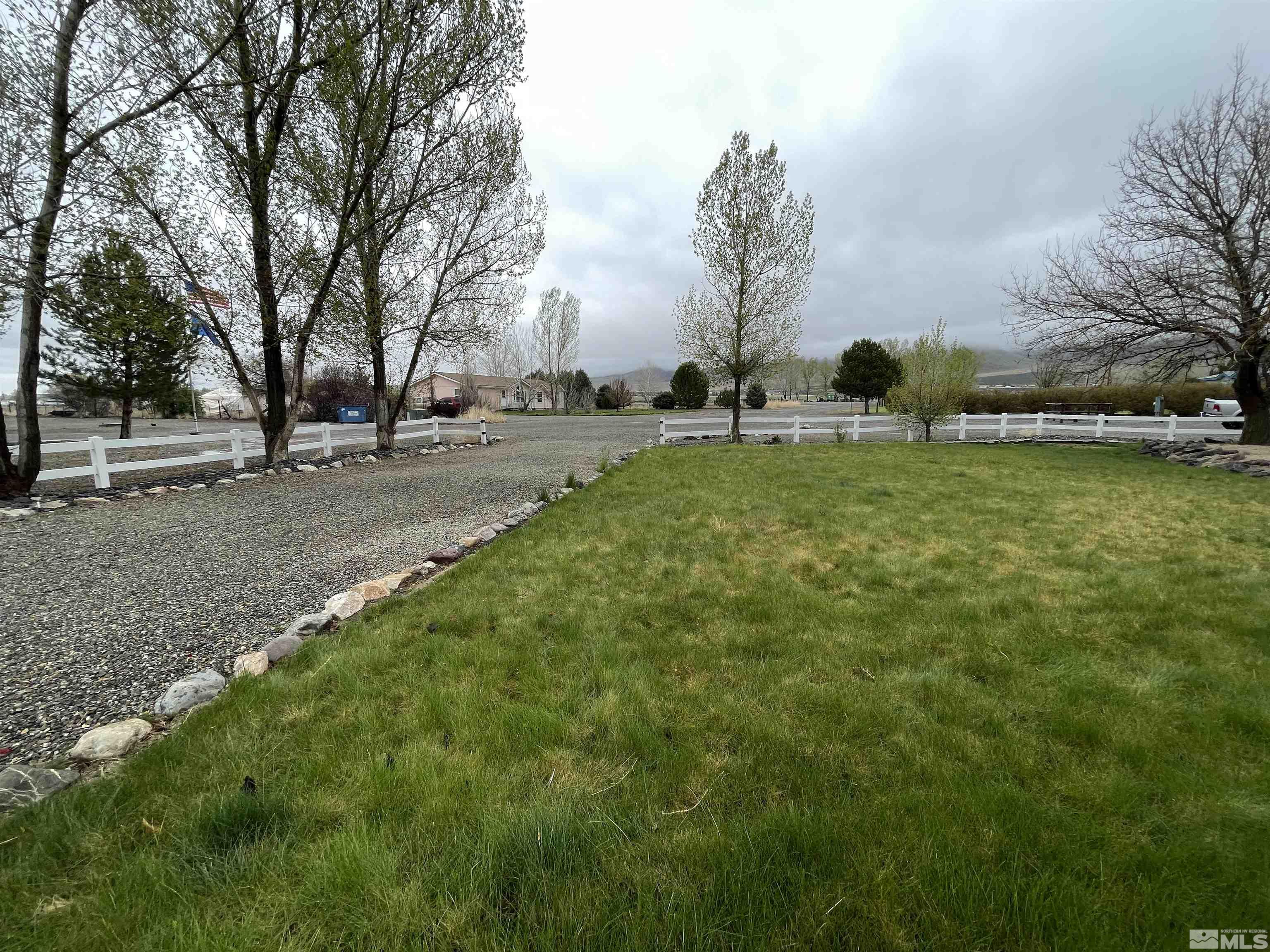 3075 Cougar Ct Property Photo 2