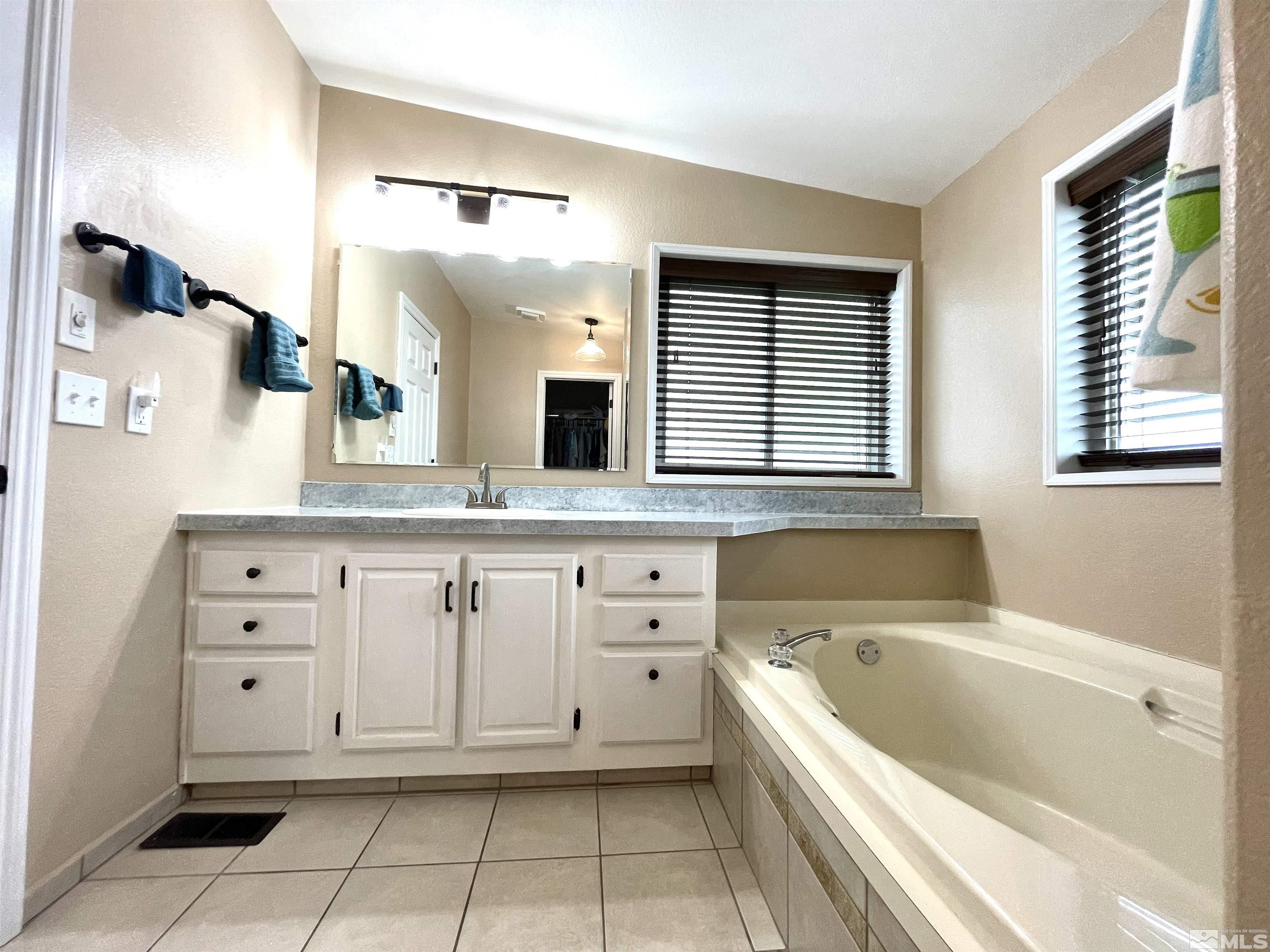3075 Cougar Ct Property Photo 15
