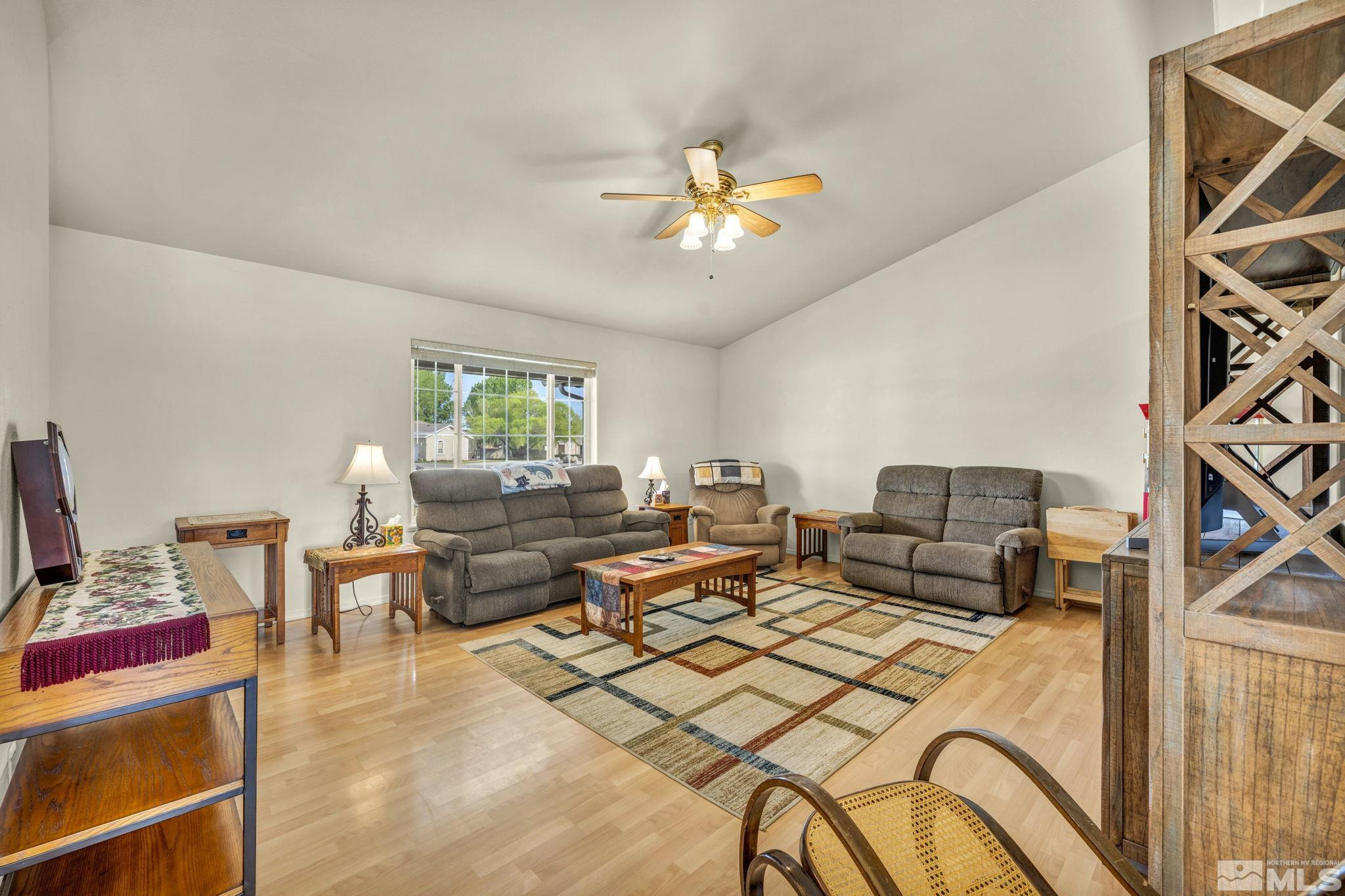 688 Sunrise Terrace Property Photo 15