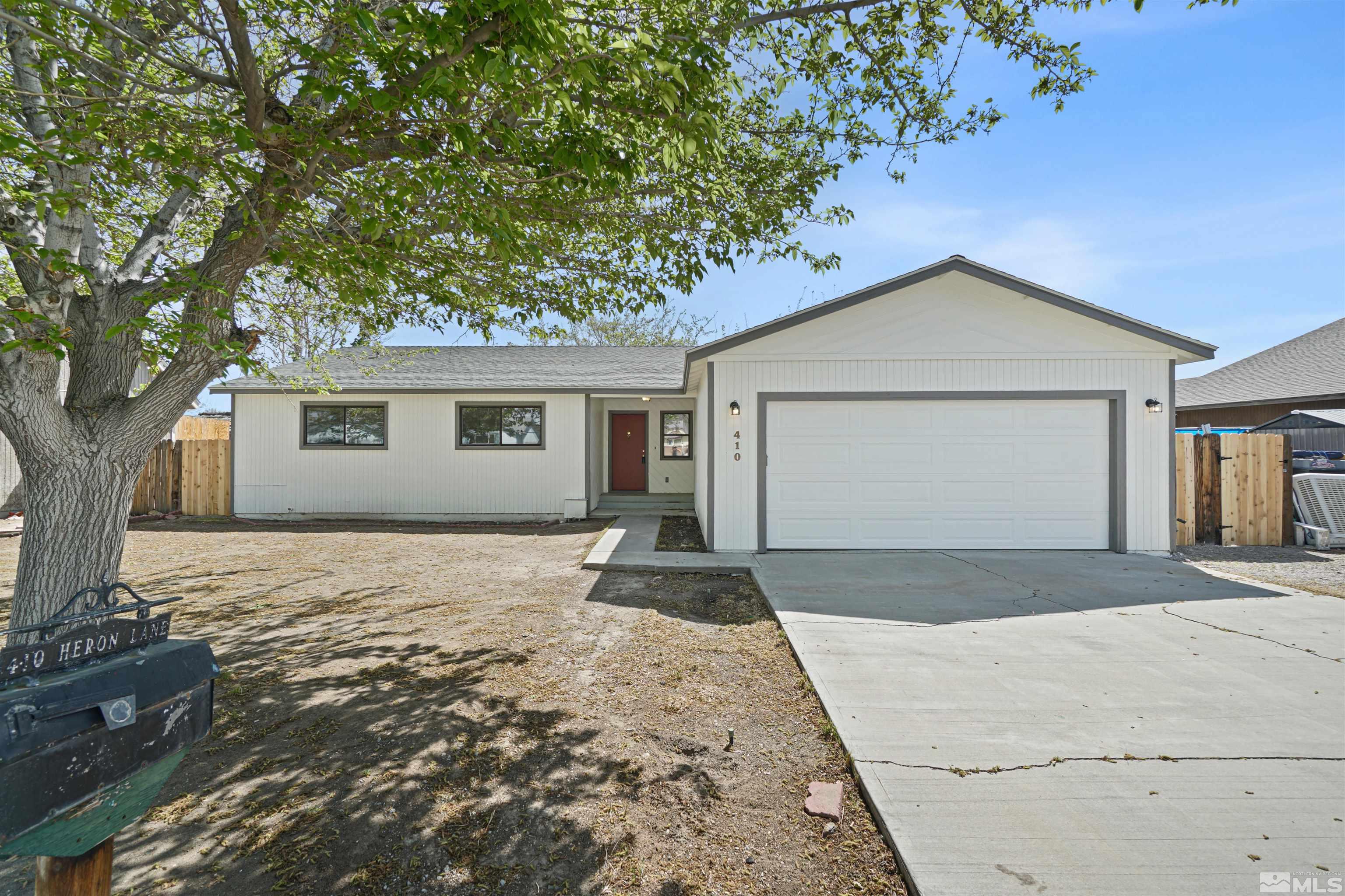 410 Heron Ln Property Photo