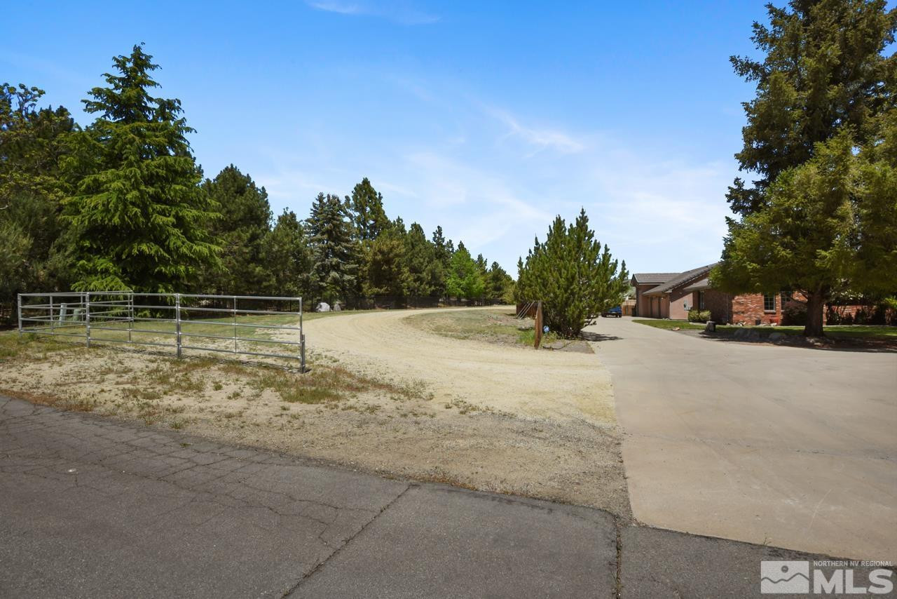 1640 Chaparral Drive Property Photo 4