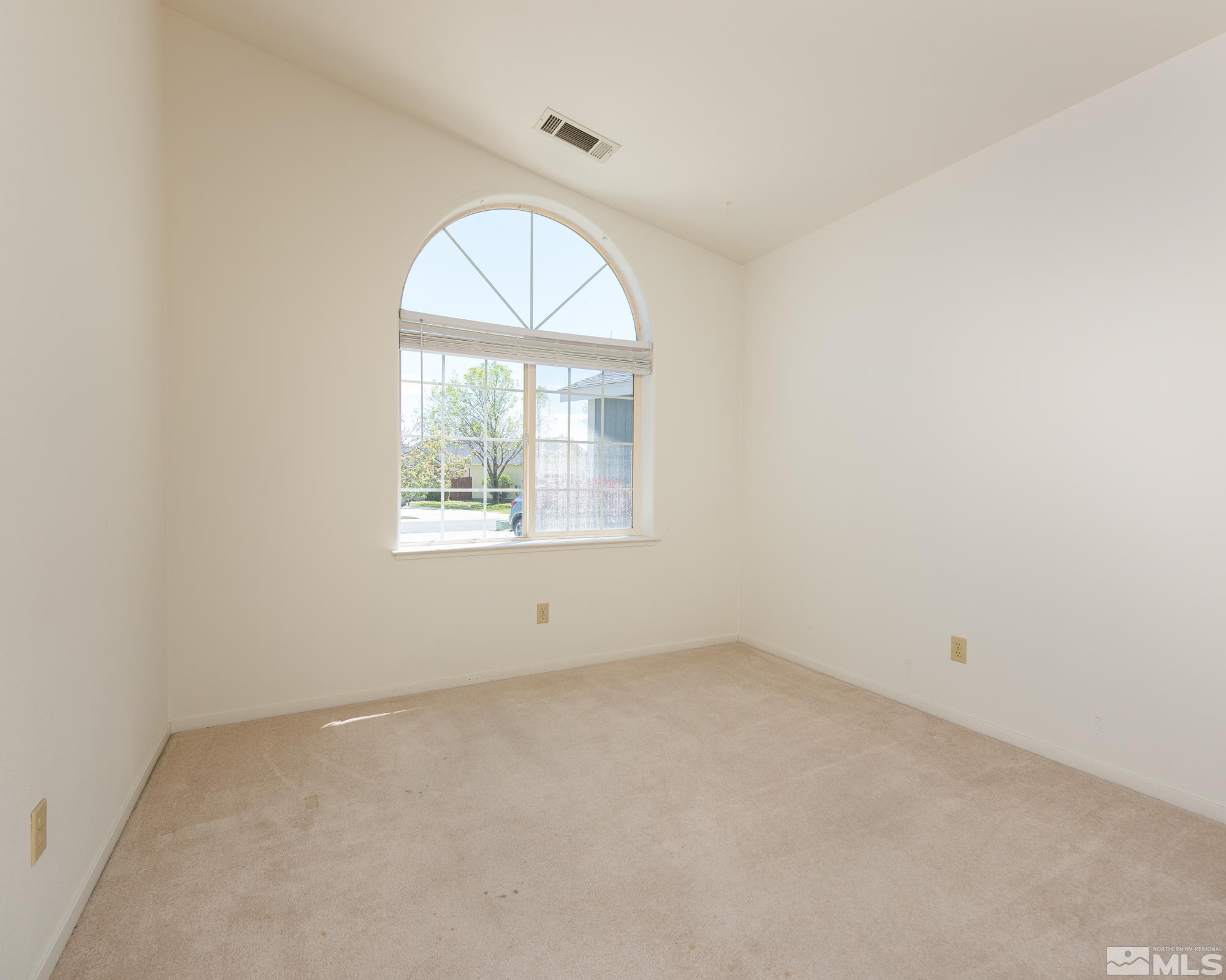 1175 White Oak Loop Property Photo 5