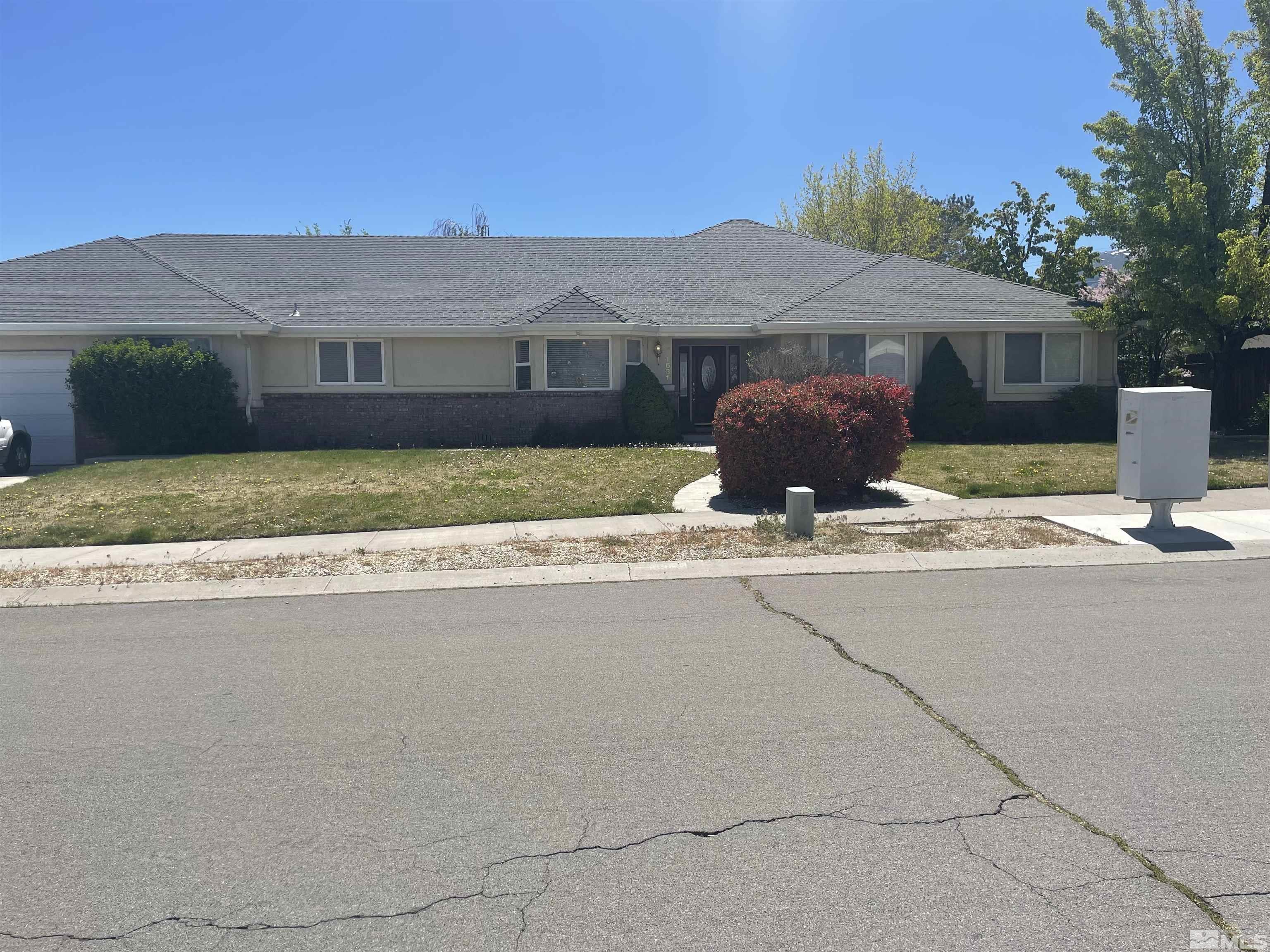 1631 Evergreen Dr Property Photo