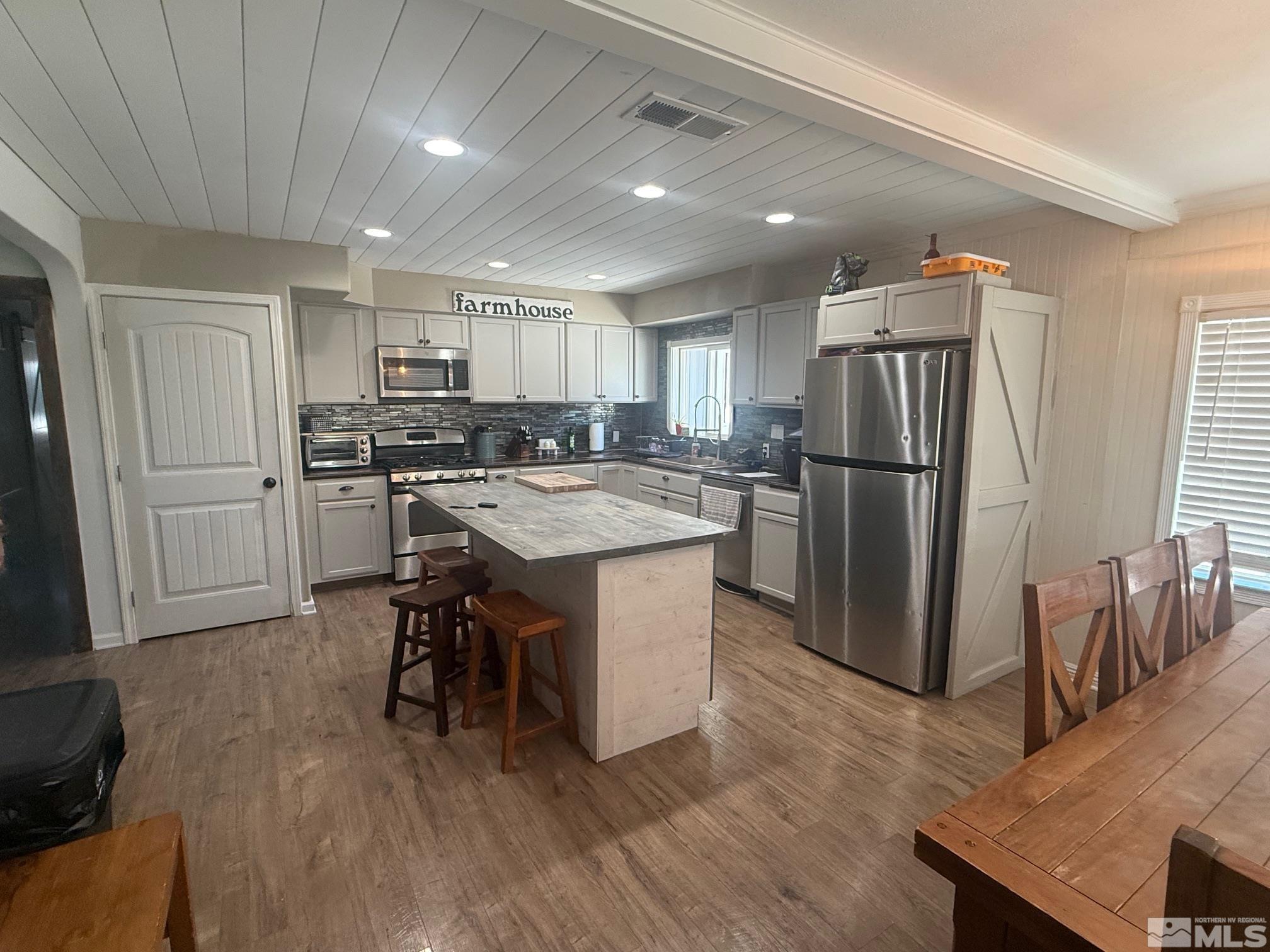 1645 Central Avenue Property Photo 3