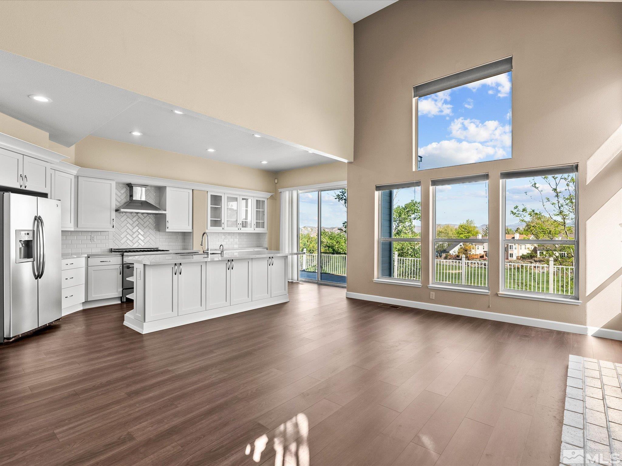 6190 Carriage House Way Property Photo 10