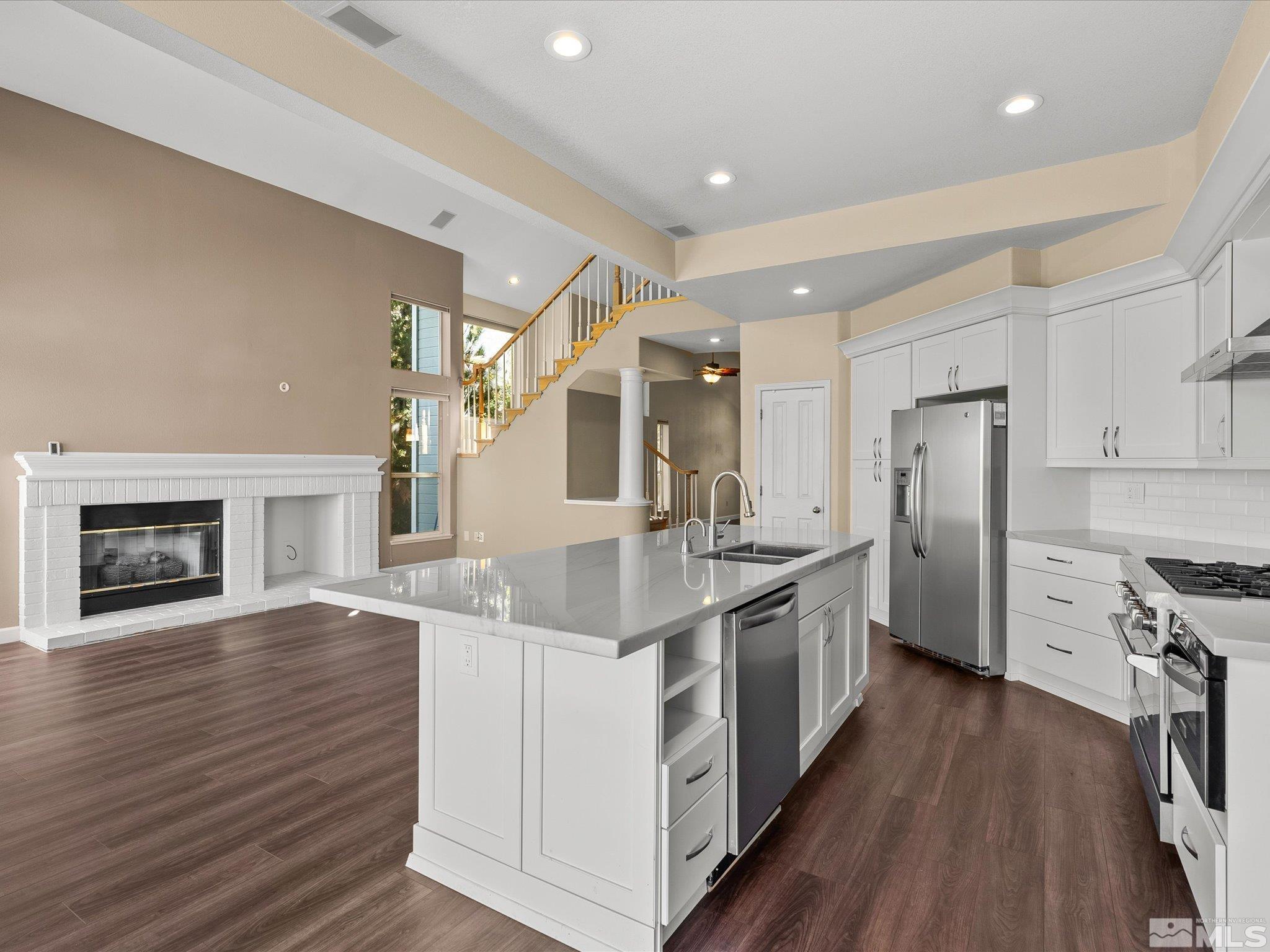6190 Carriage House Way Property Photo 14